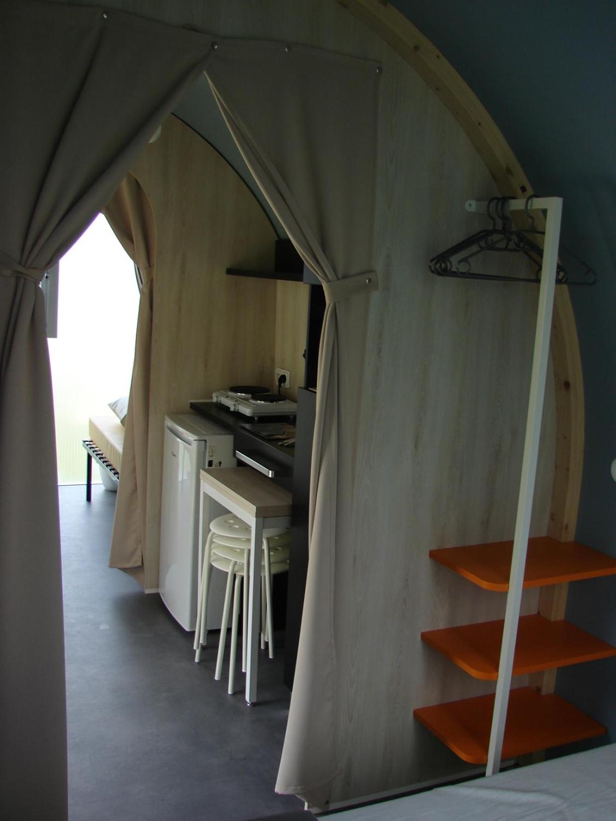 Tent (2/4 Persons) photo 3