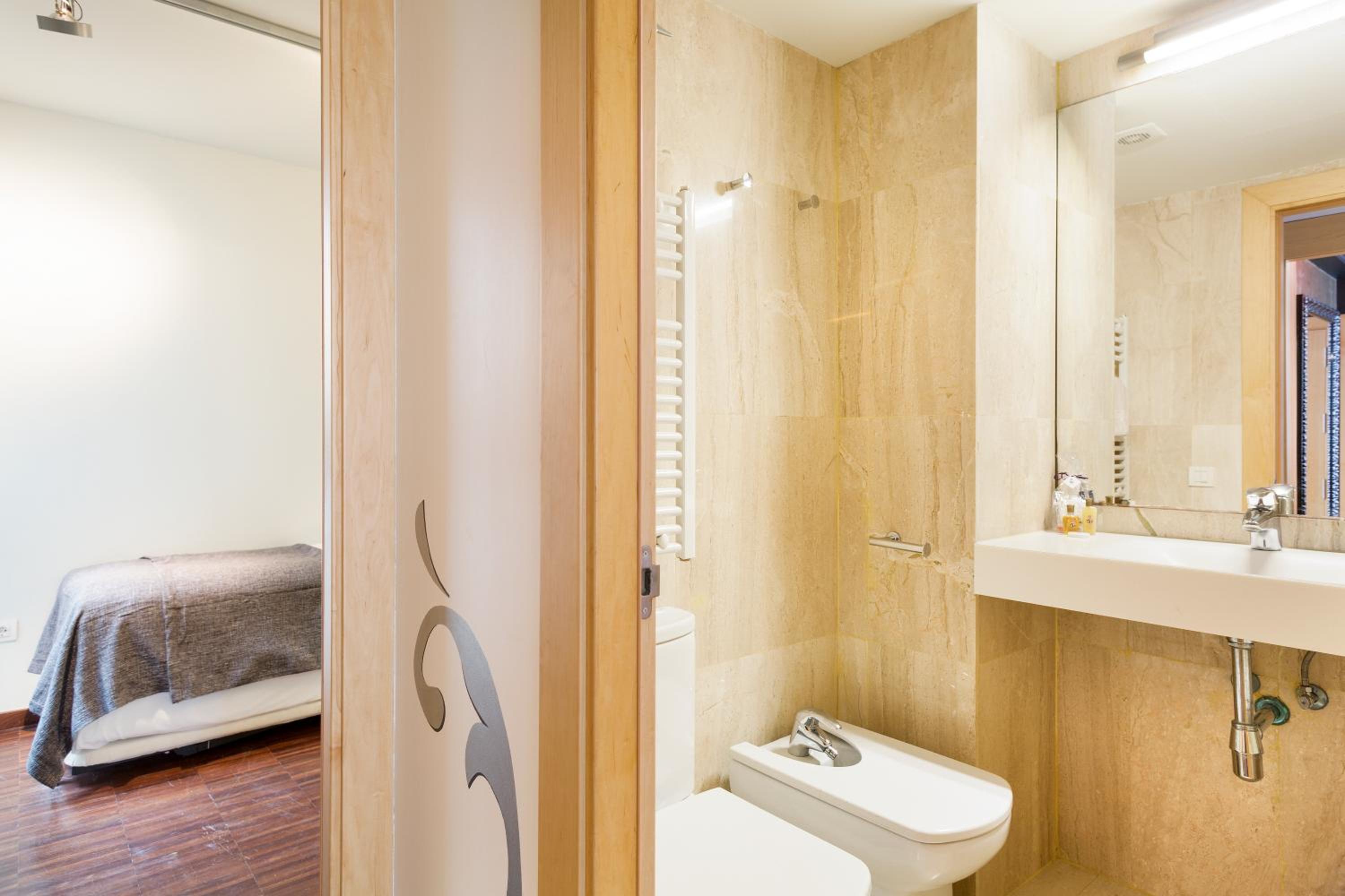 Two-Bedroom Apartment - Calle Prats de Mollo, 14 photo 3