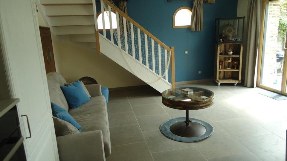 Two-Bedroom House photo 3
