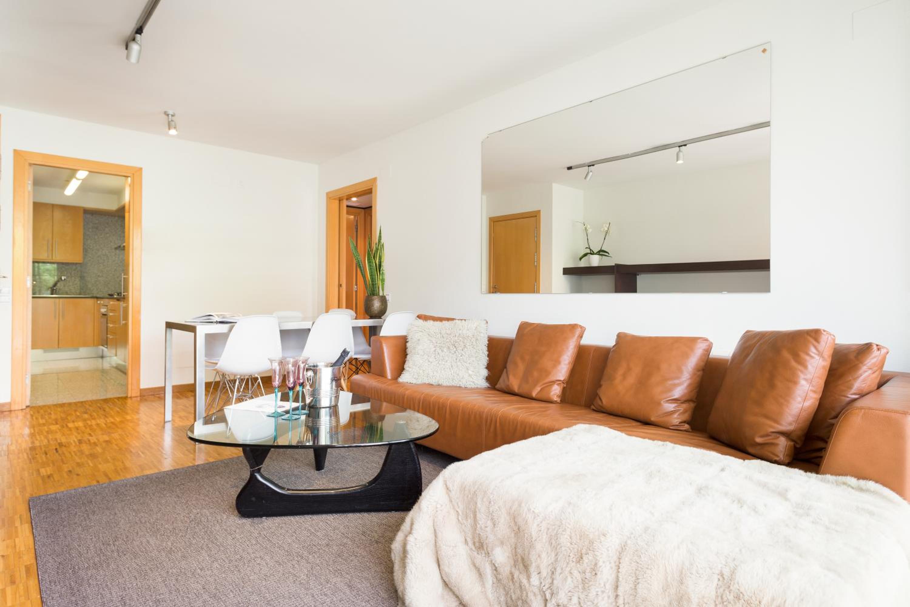 Three-Bedroom Apartment - Calle Prats de Mollo, 18 photo 3