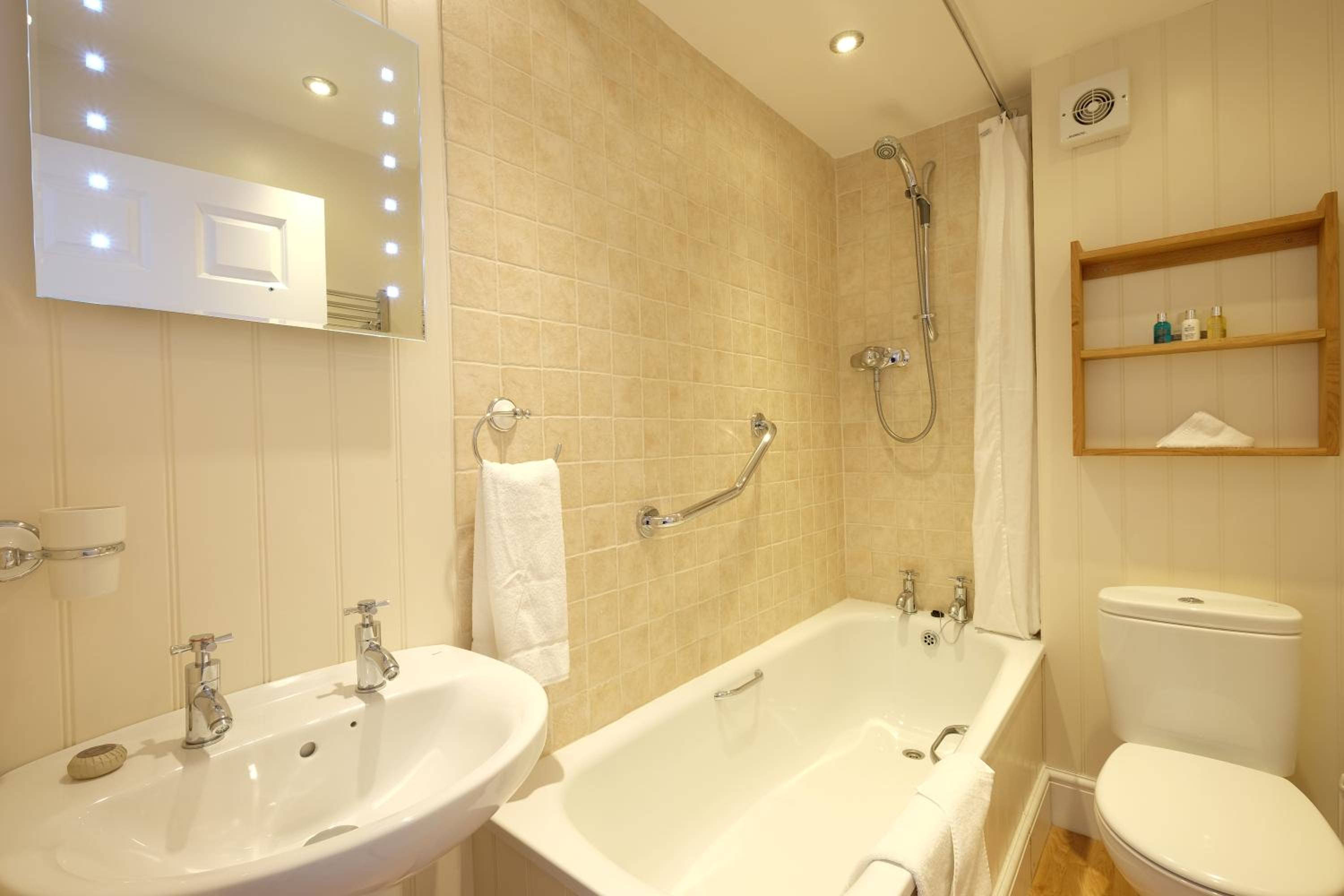 Double or Twin Room photo 3