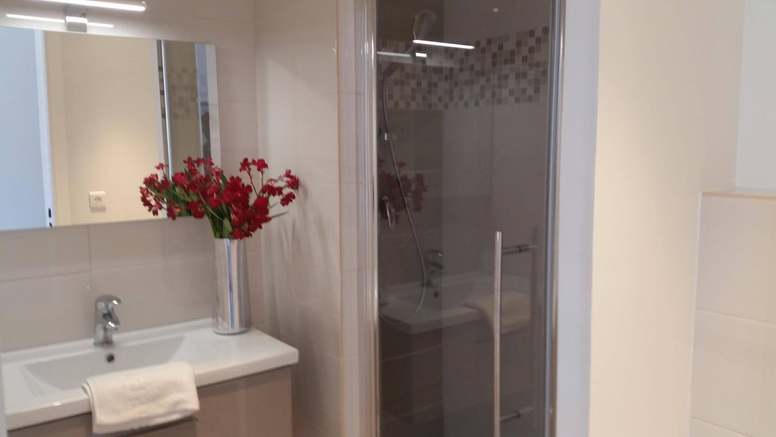 Triple Room with Balcony - Photo 2