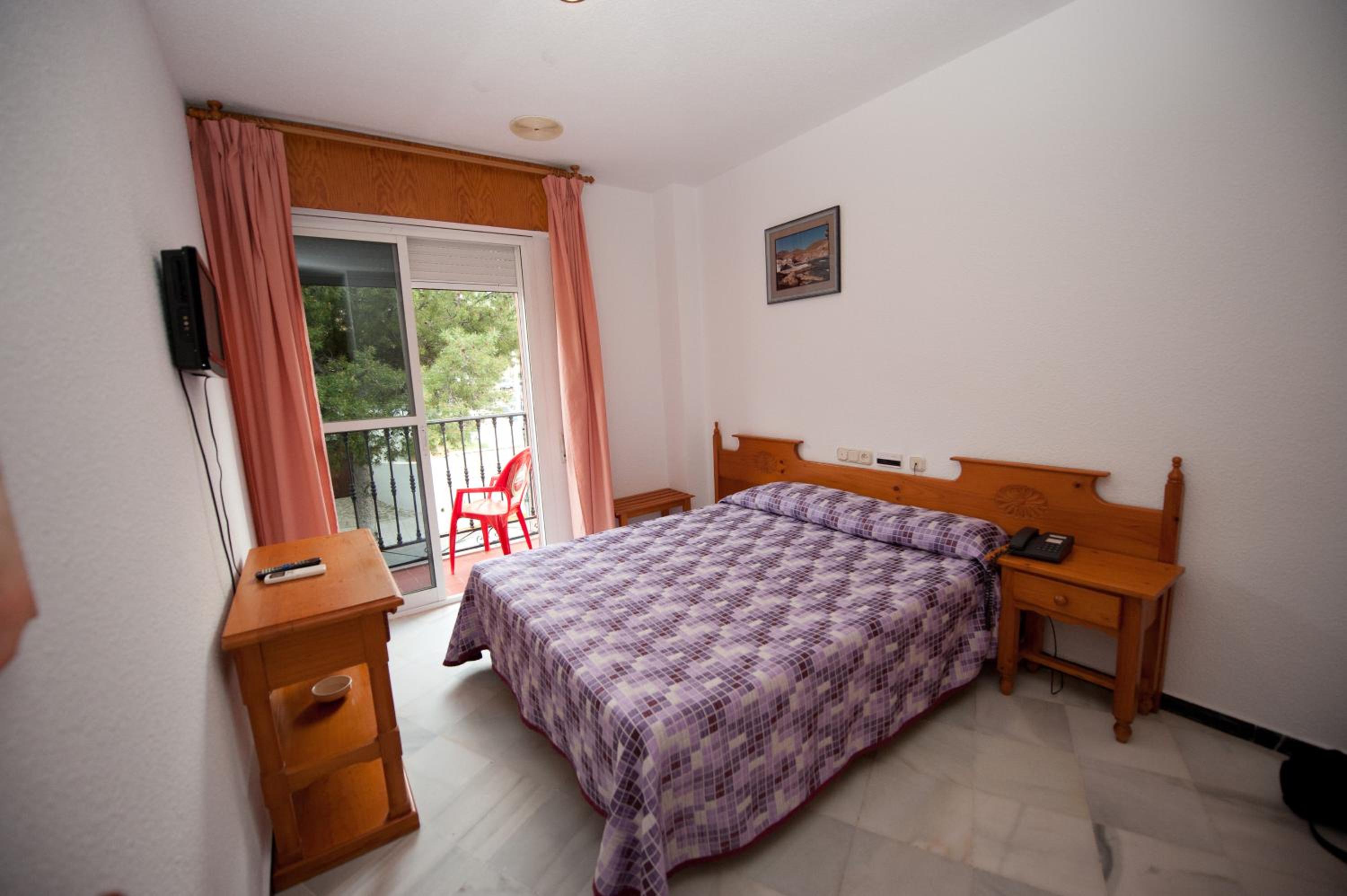 Double or Twin Room photo 3