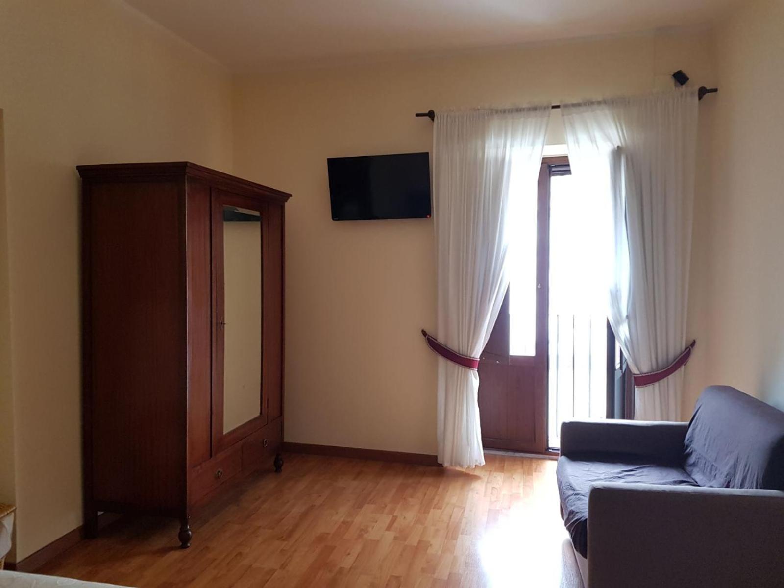 Basic Triple Room photo 2