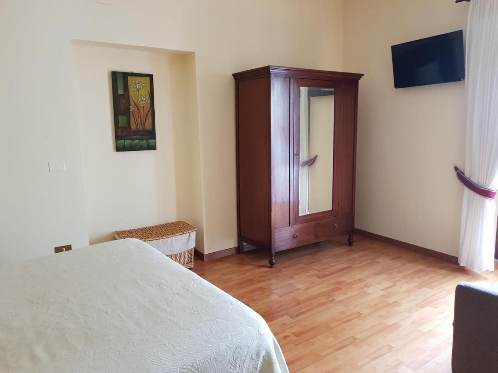 Basic Triple Room photo 1