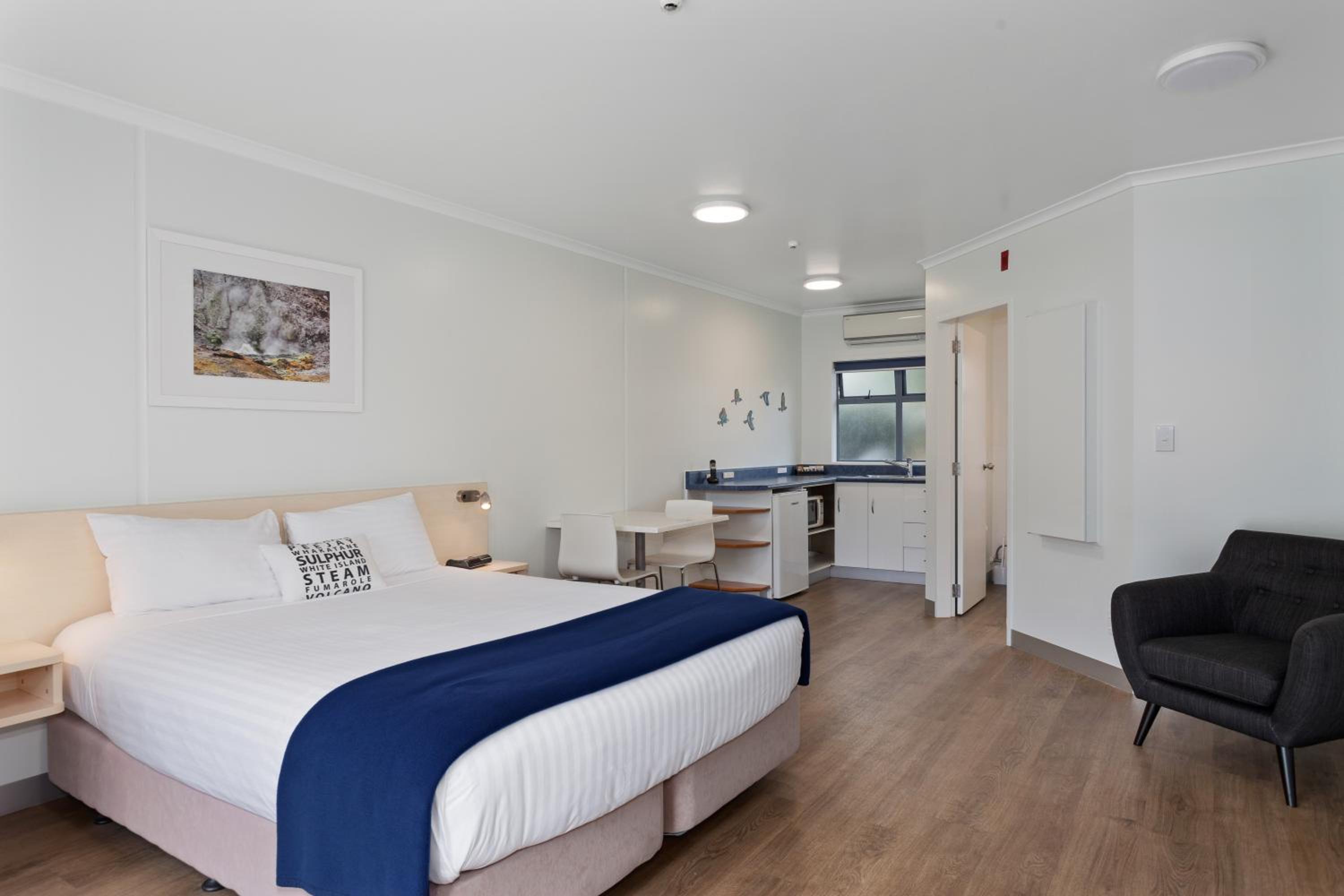 Deluxe Studio with Spa Bath