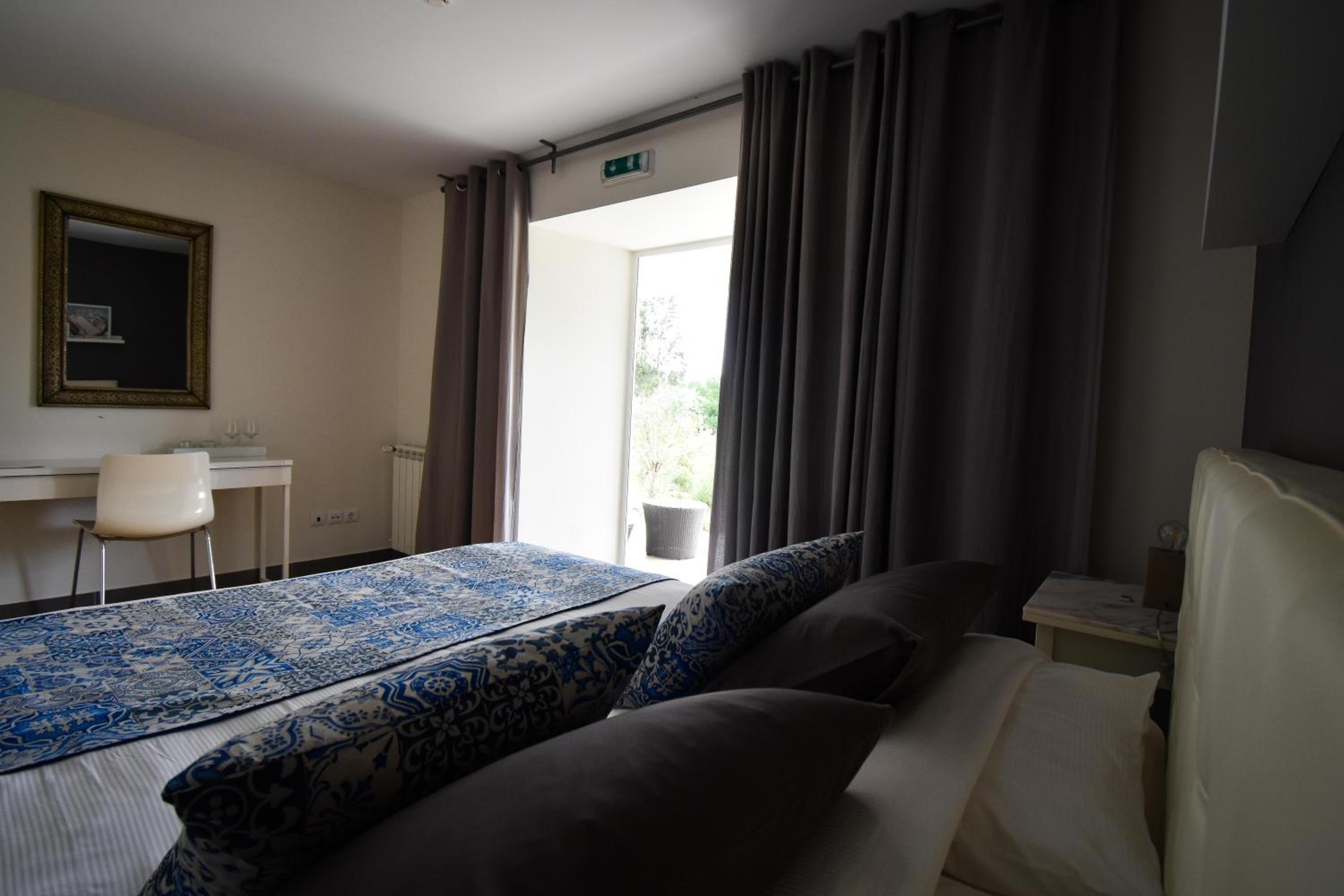 Double Room with Pool View photo 2