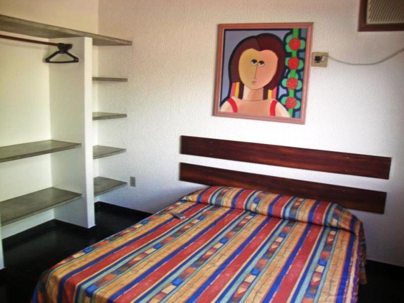 Double Room with Air-Conditioning - Photo 4