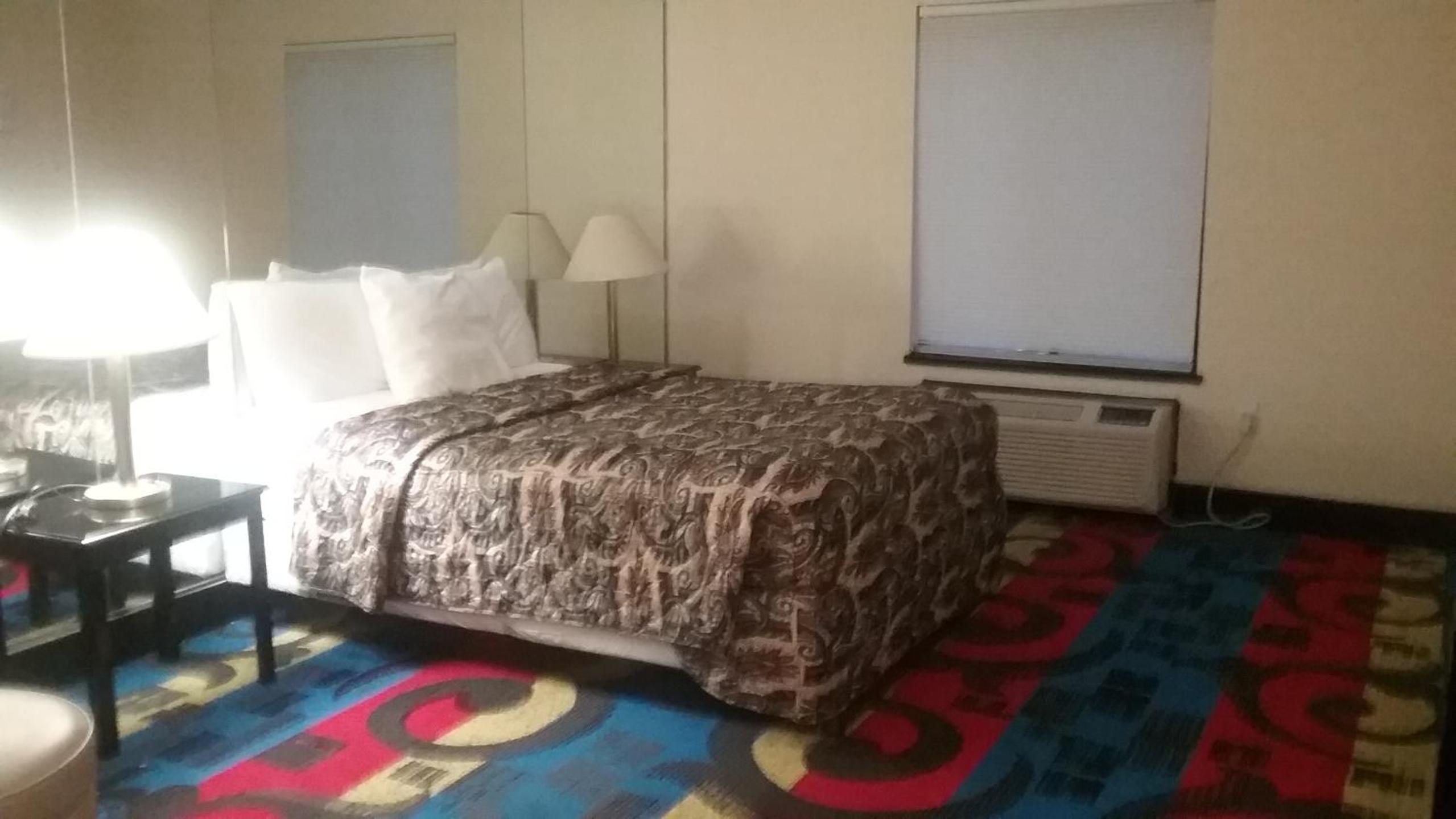 Standard Single Room - Street View