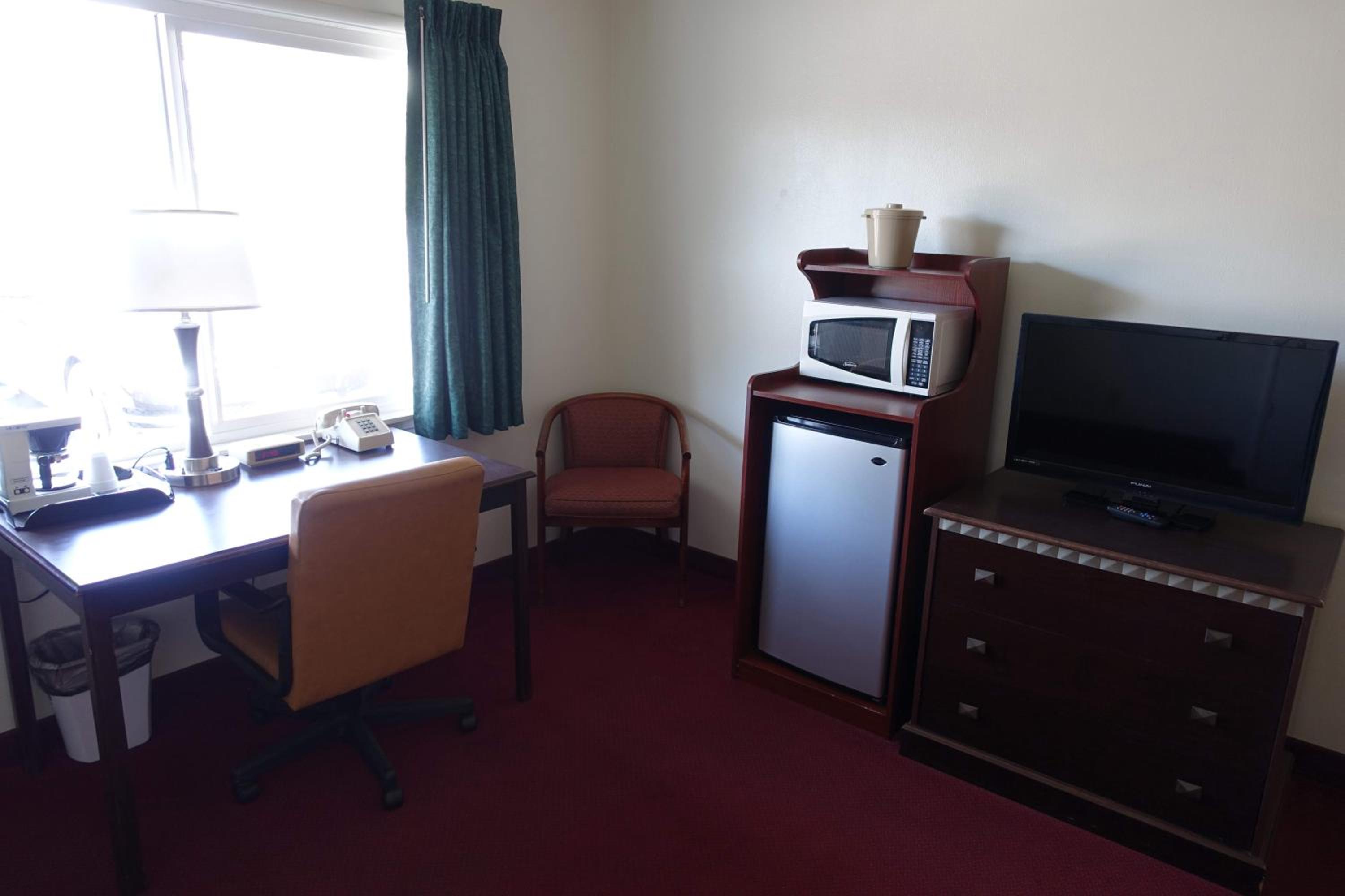 Queen Room photo 1