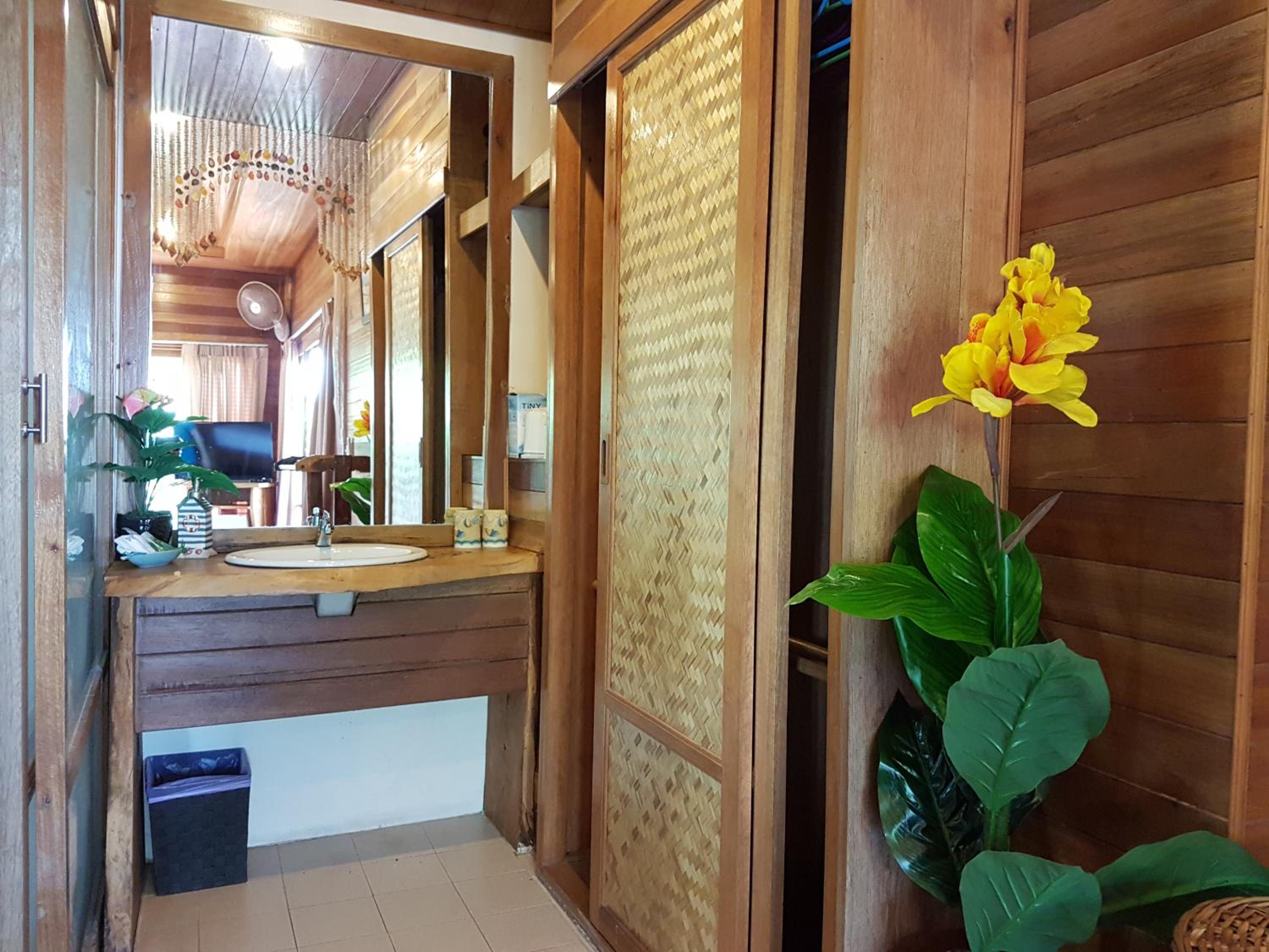 Bungalow with Sea View - Photo 23