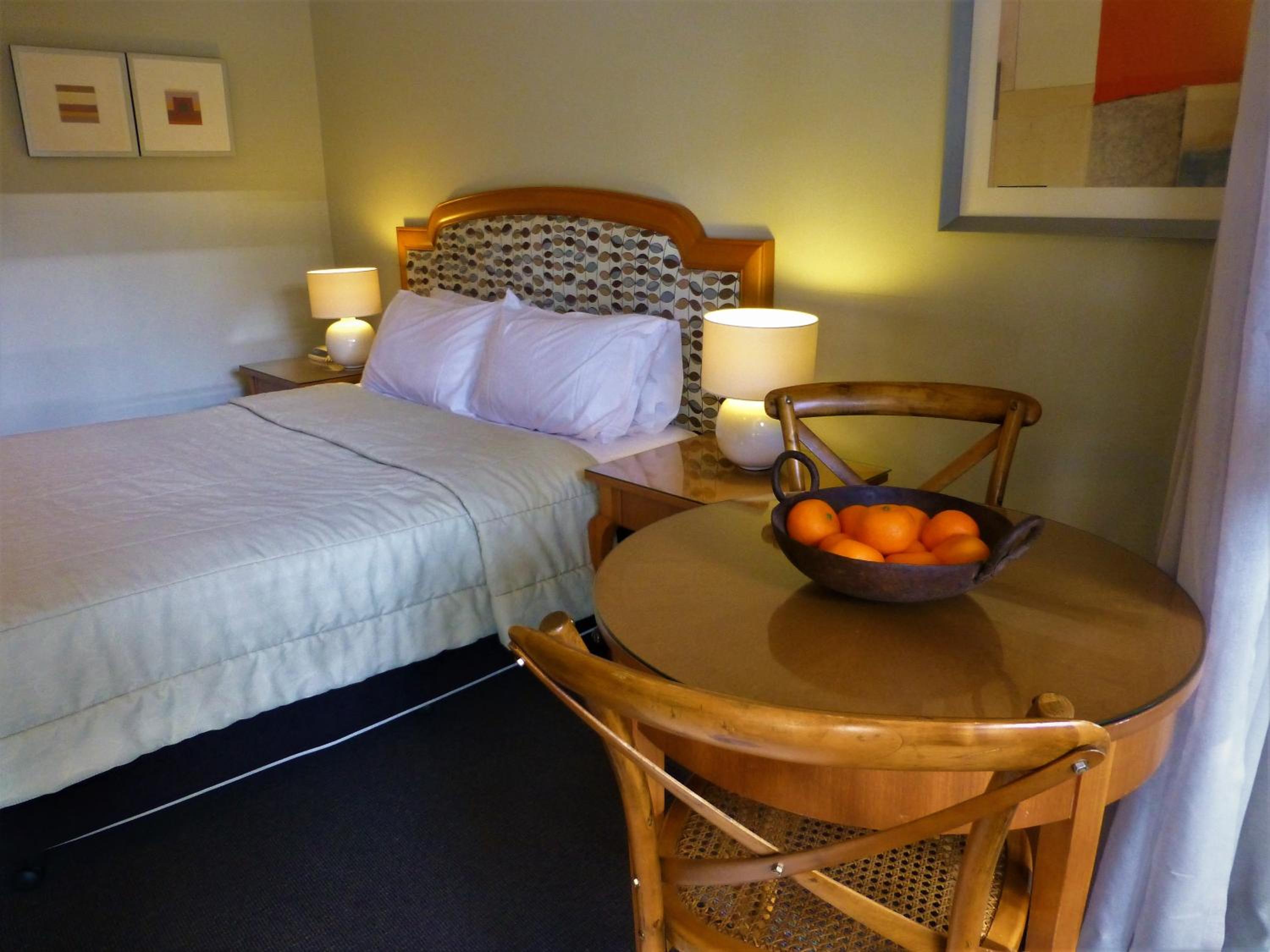 Queen Room with Patio photo 2