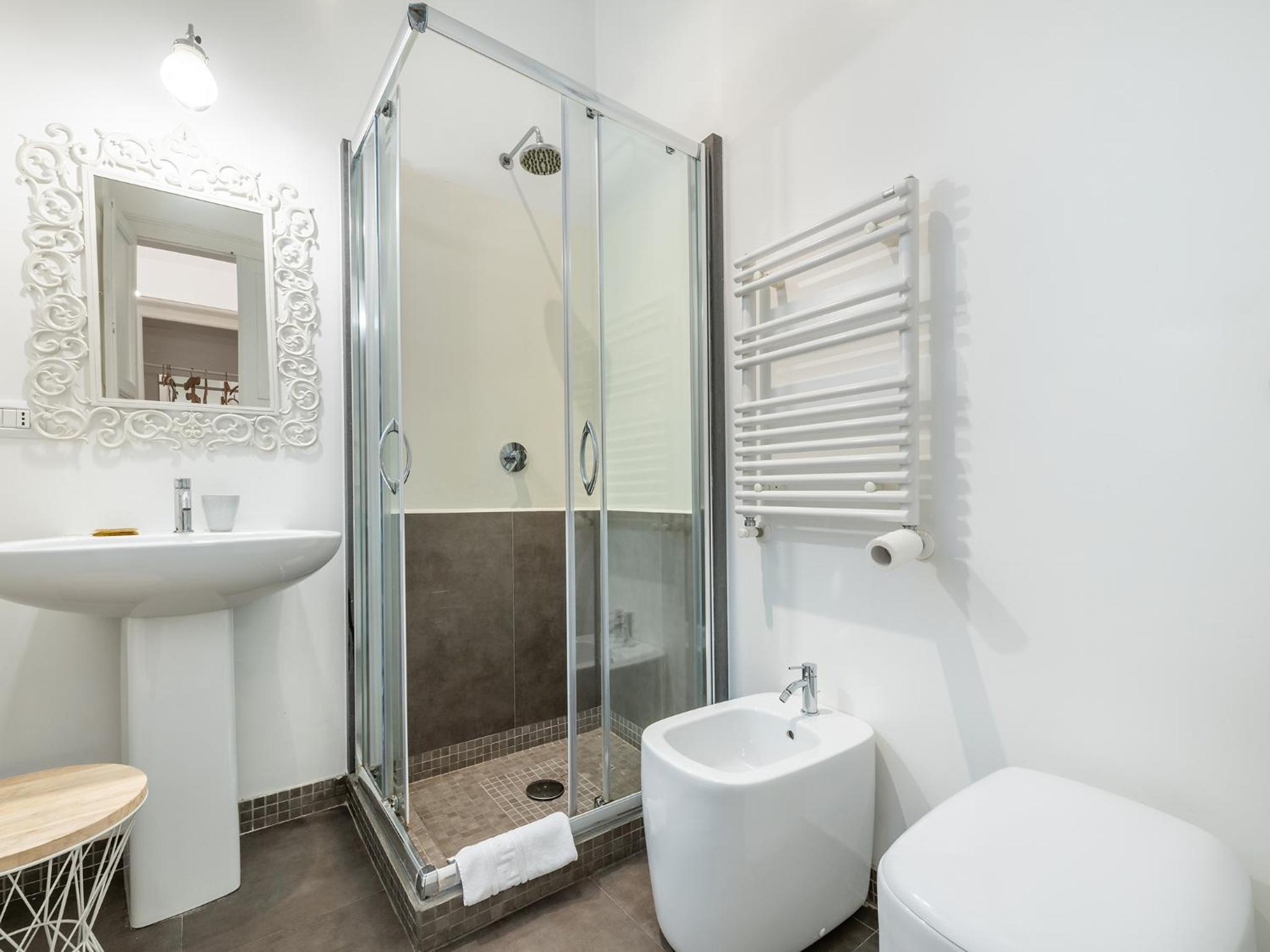 Superior Quadruple Room - Photo 13