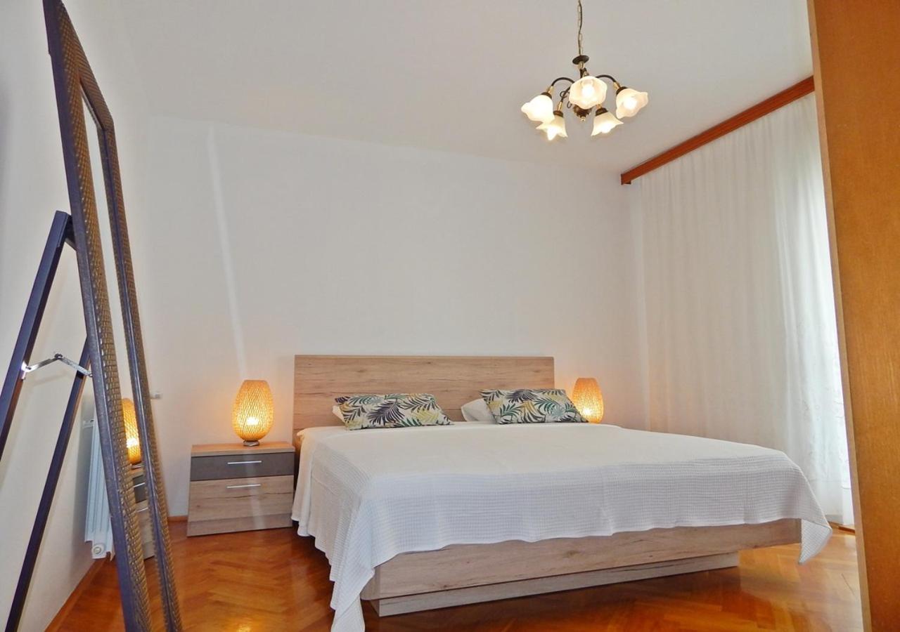 Apartment with Pool View  photo 3