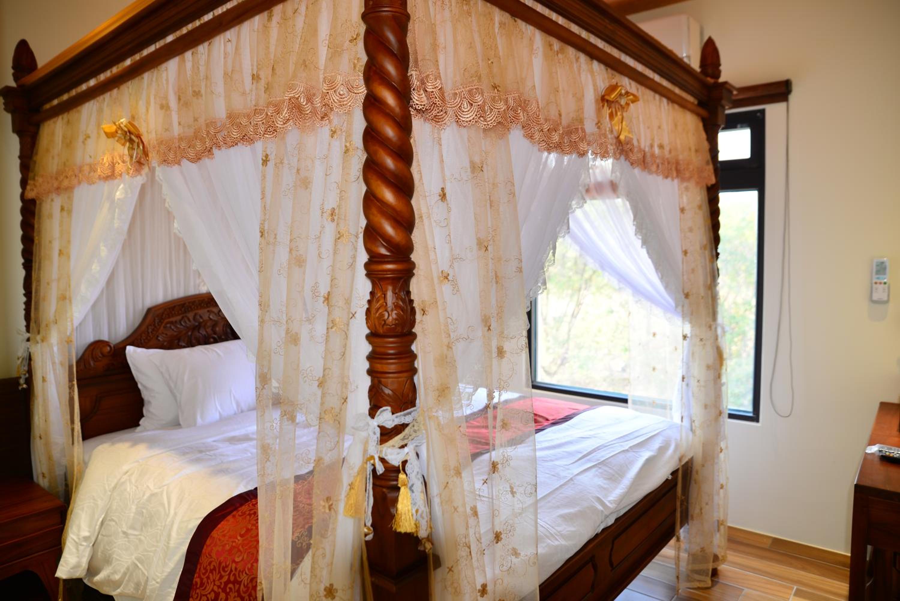 Standard King Room photo 3