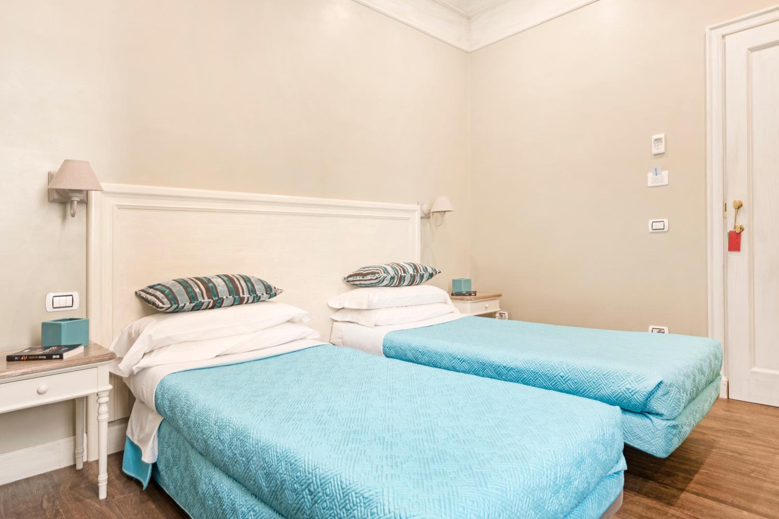 Standard Double or Twin Room photo 3