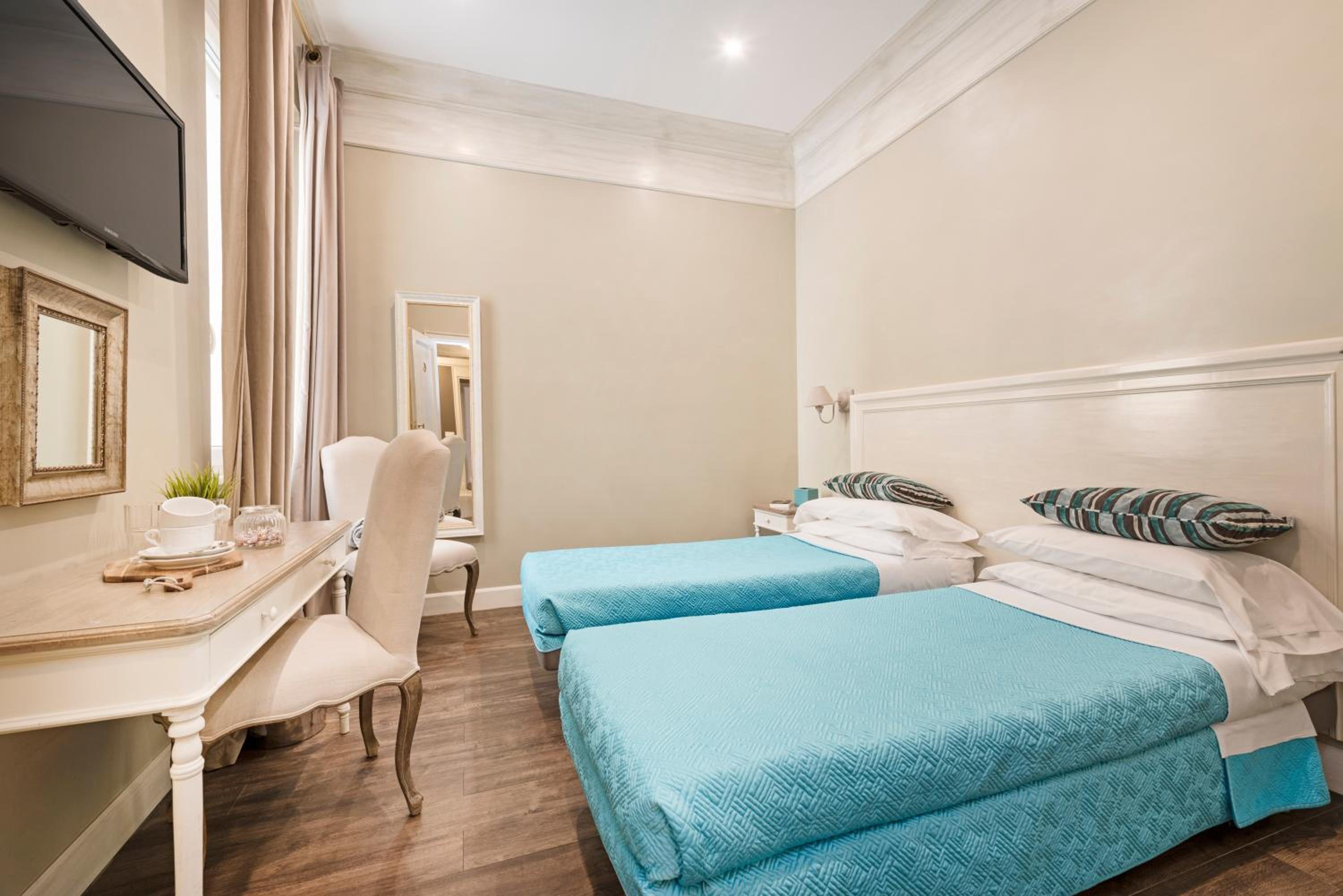 Standard Double or Twin Room photo 2