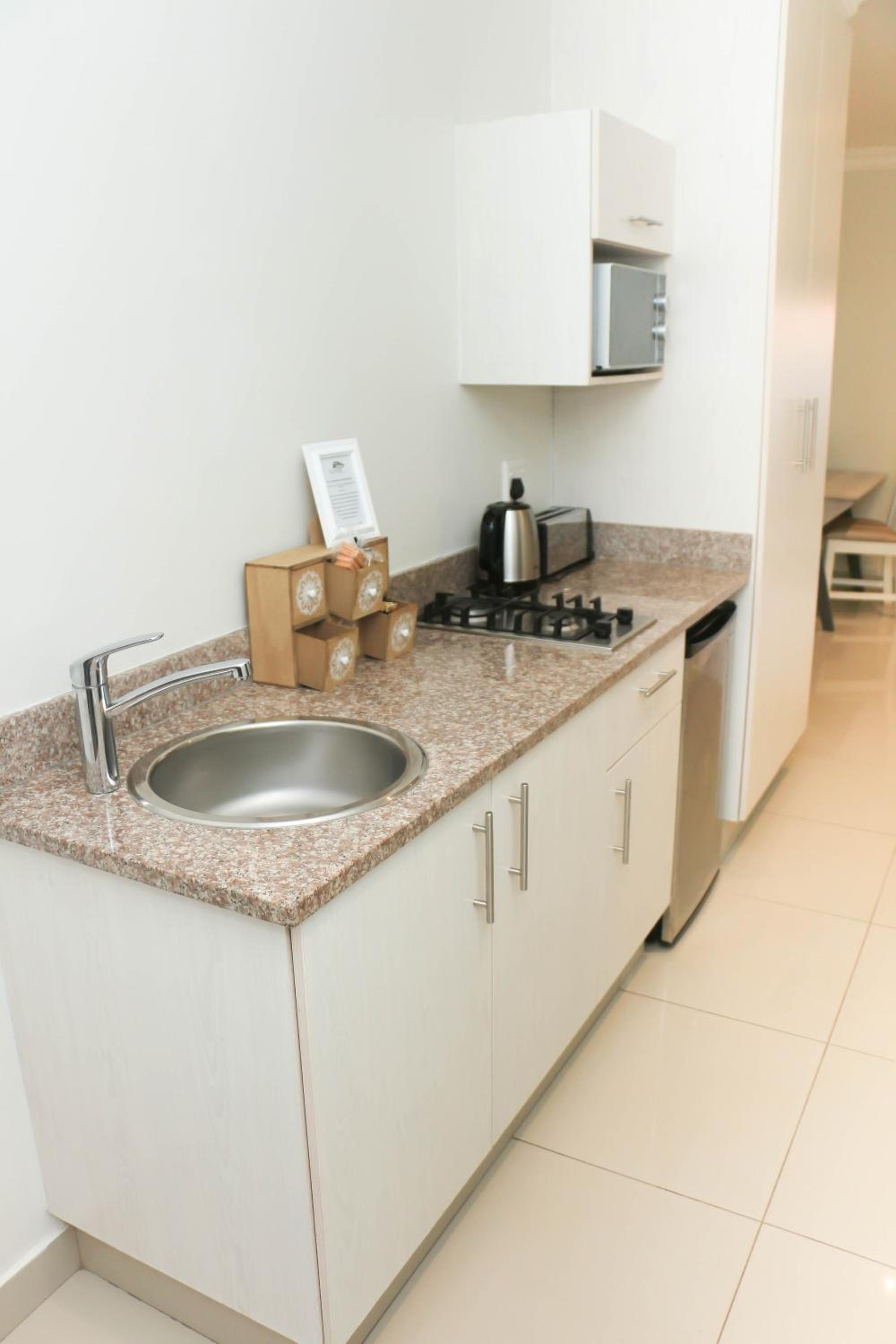 Apartment with Balcony photo 3