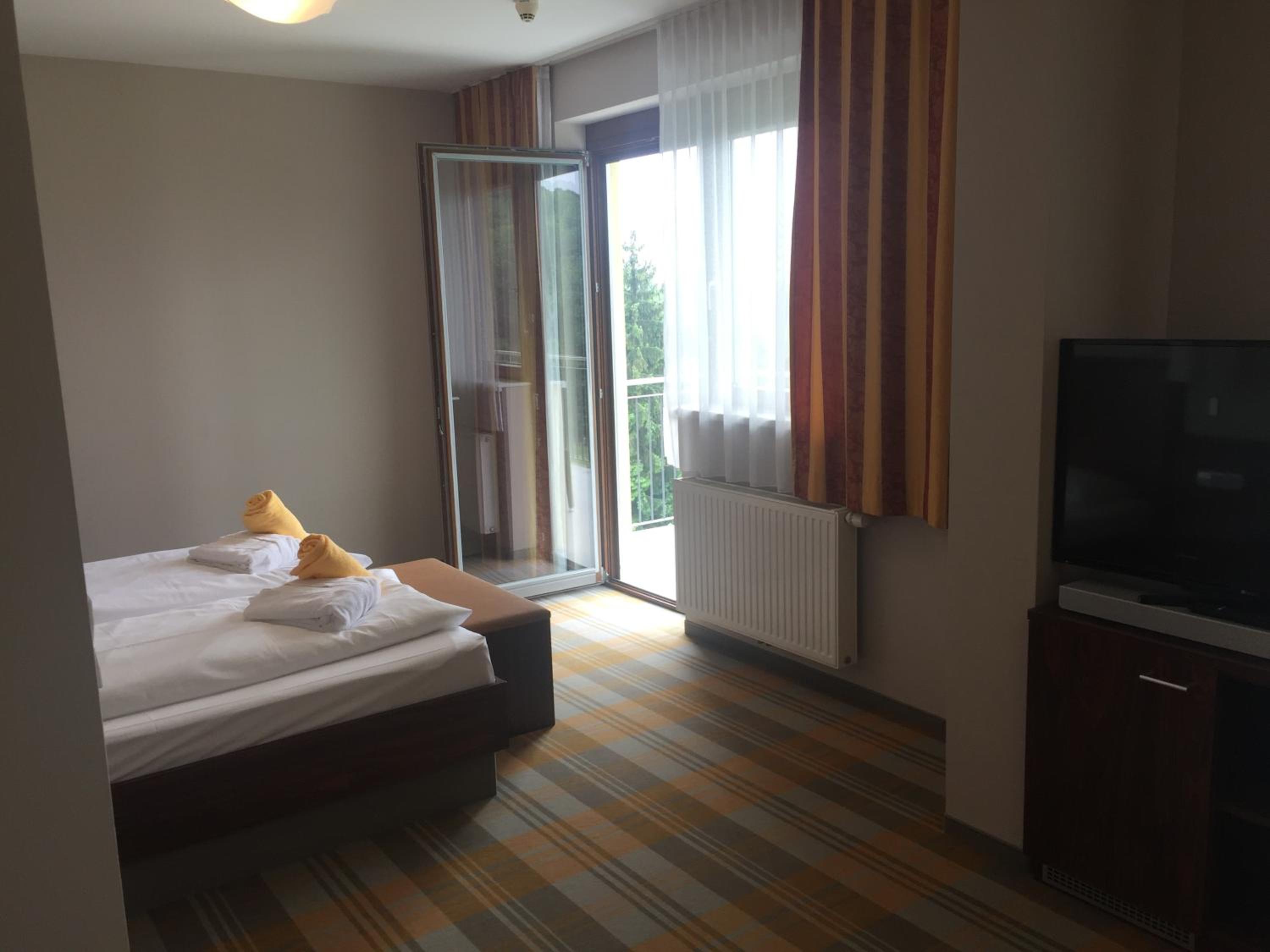 Deluxe Suite - Photo 7