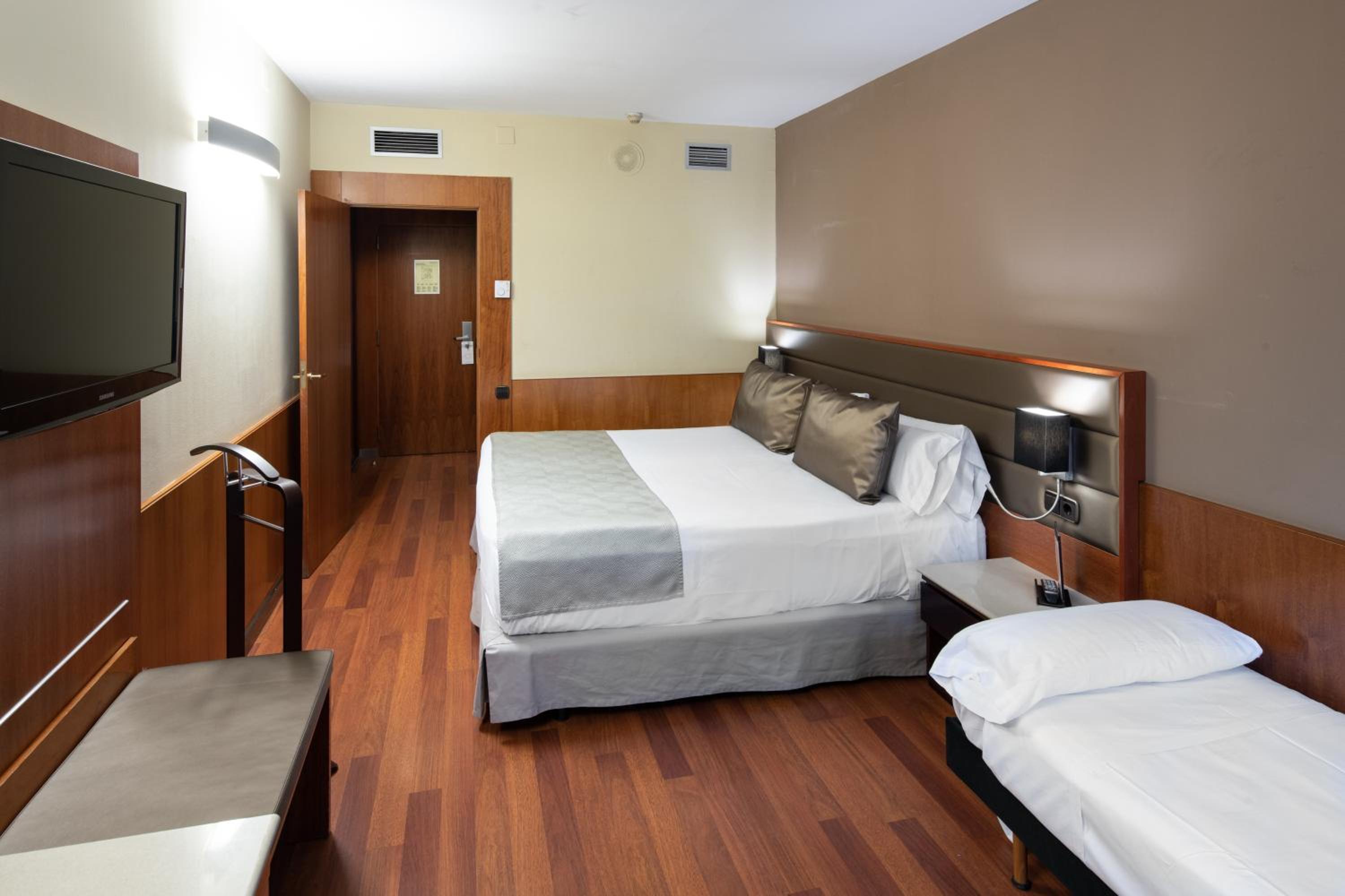 Habitación triple (2 adultos + 1 niño)
