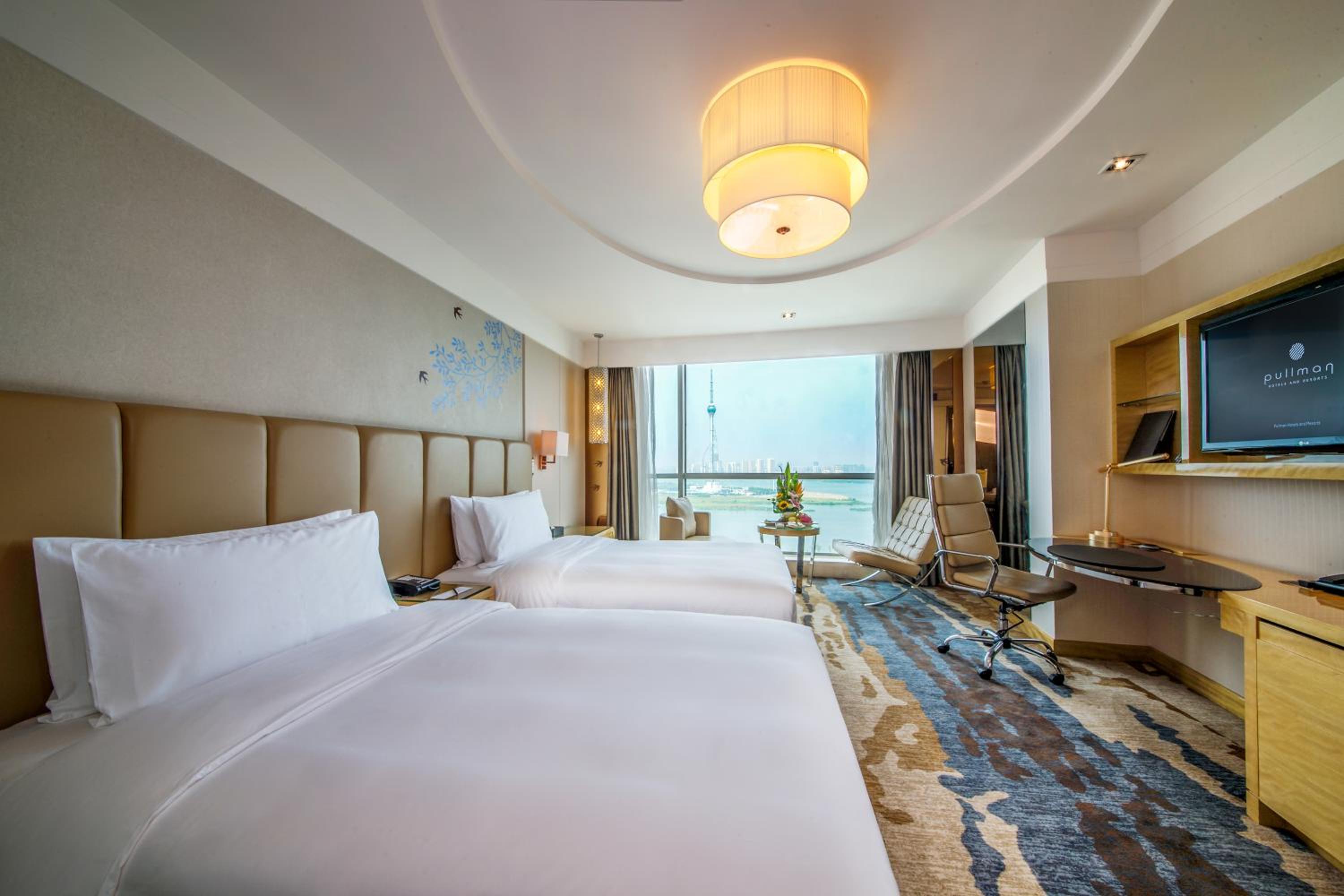 Superior Twin Room with River View photo 2
