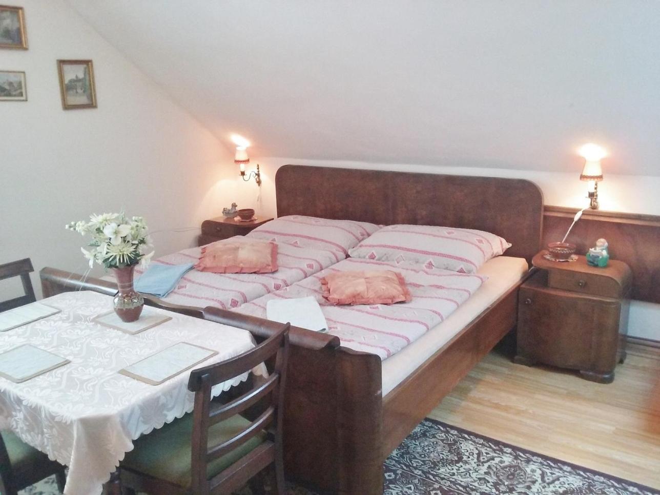 Quadruple Room with Shared Bathroom photo 2