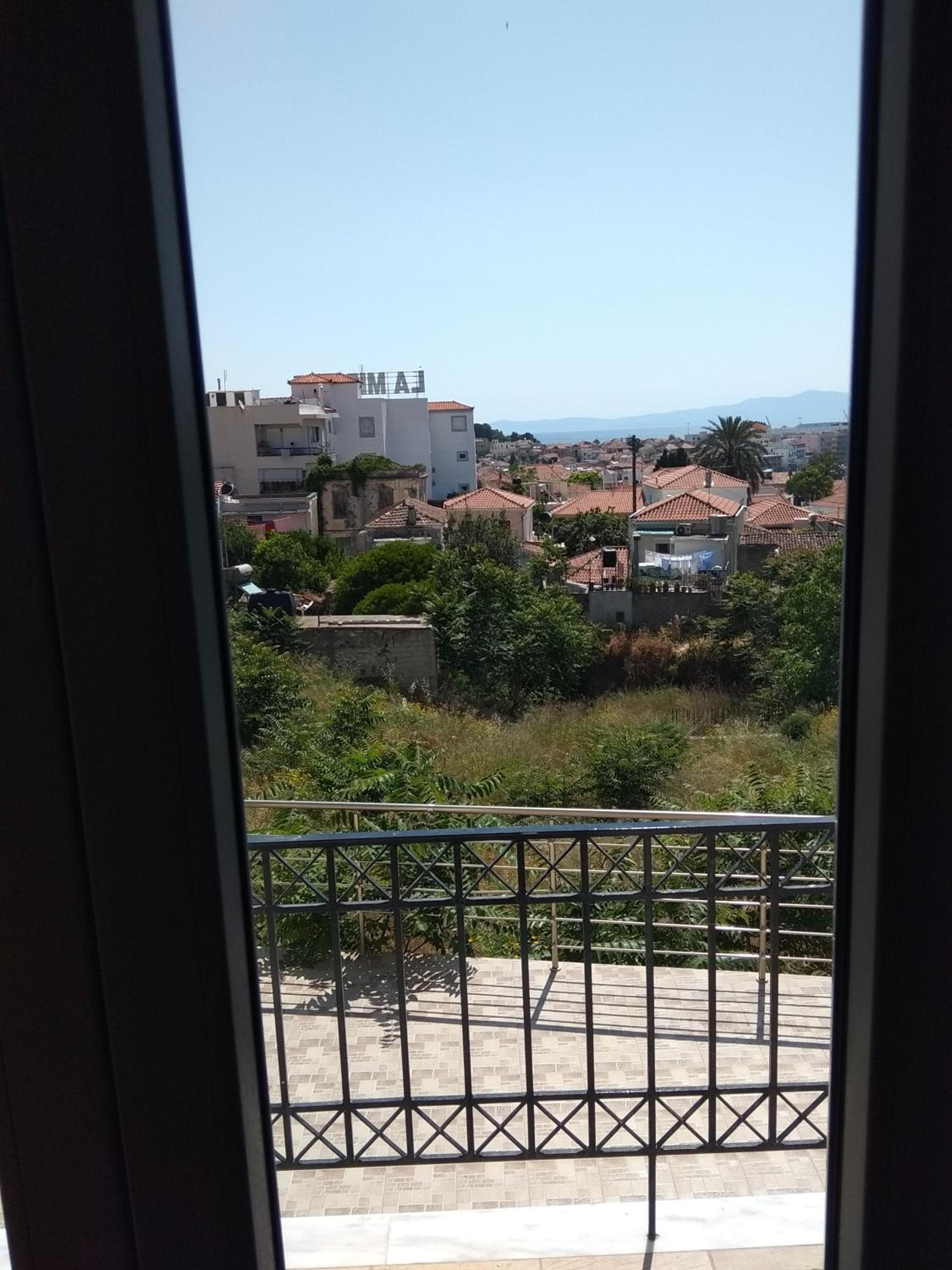 Double Room with Balcony and Sea View - Photo 12