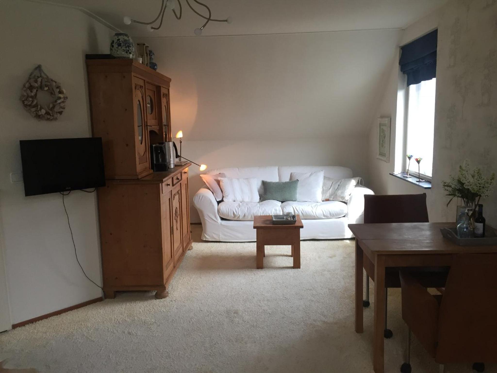 Deluxe King Suite - Photo 7