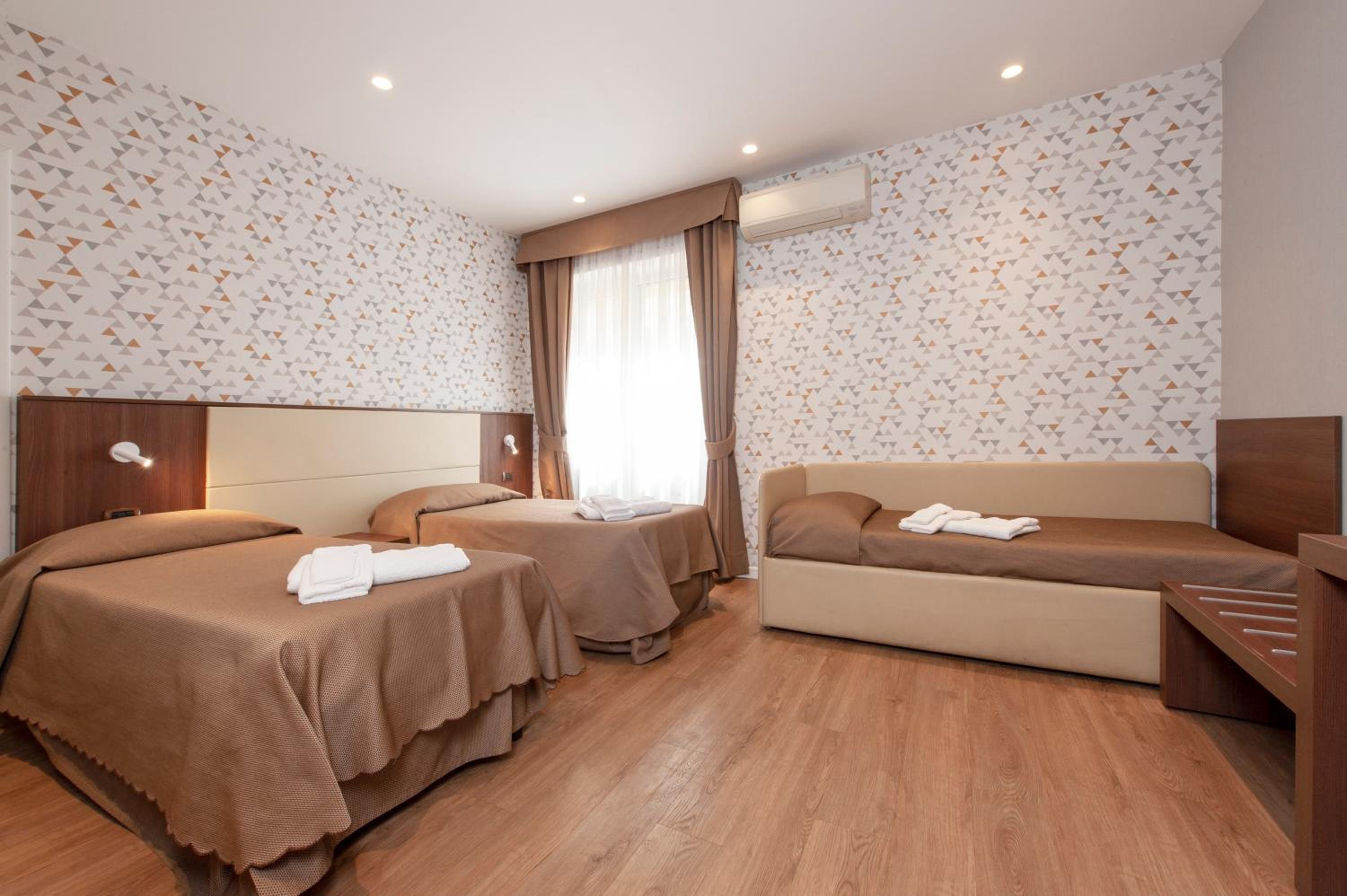 Triple Room photo 2
