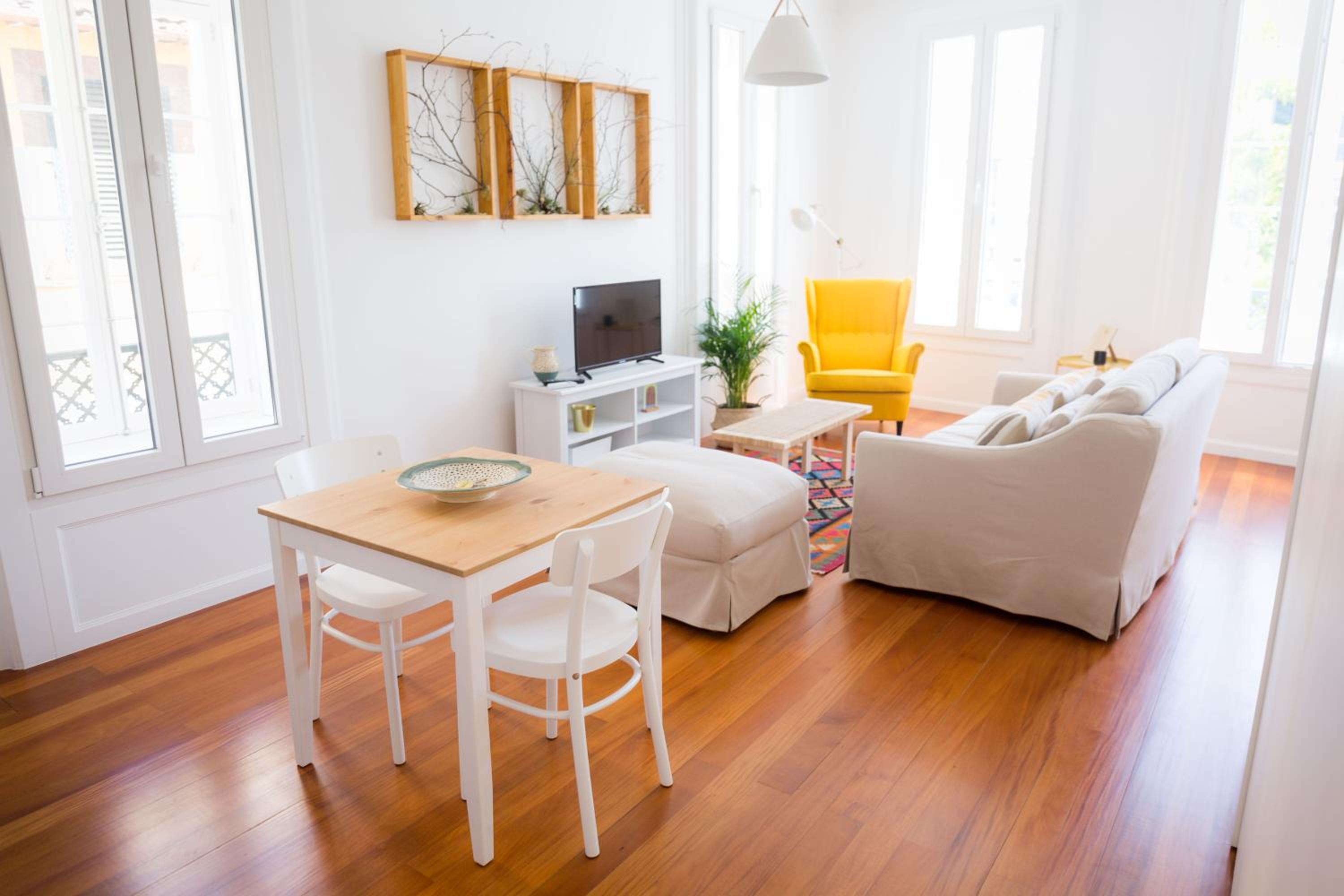Studio Apartment photo 2