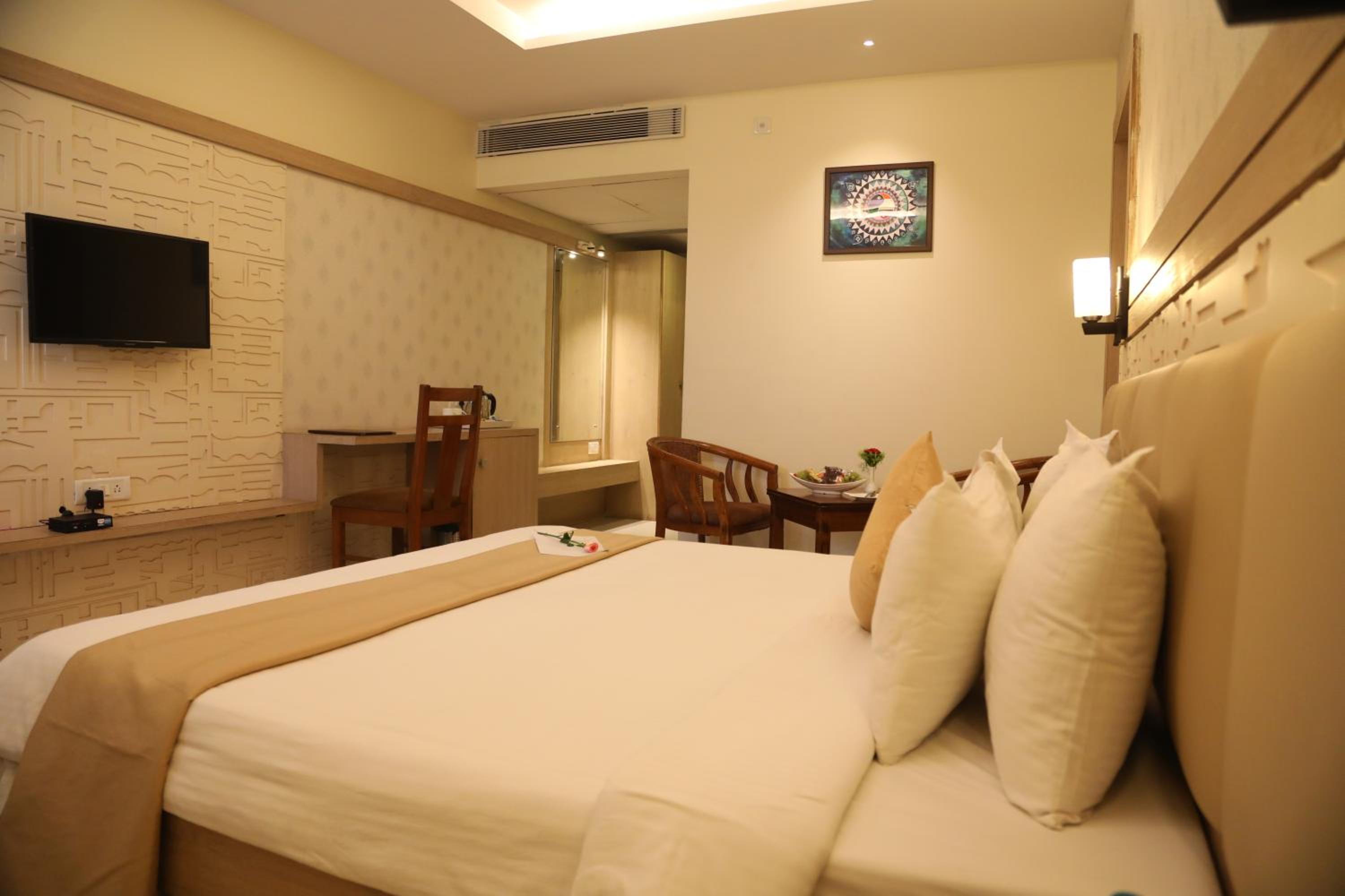Budget Double Room photo 3