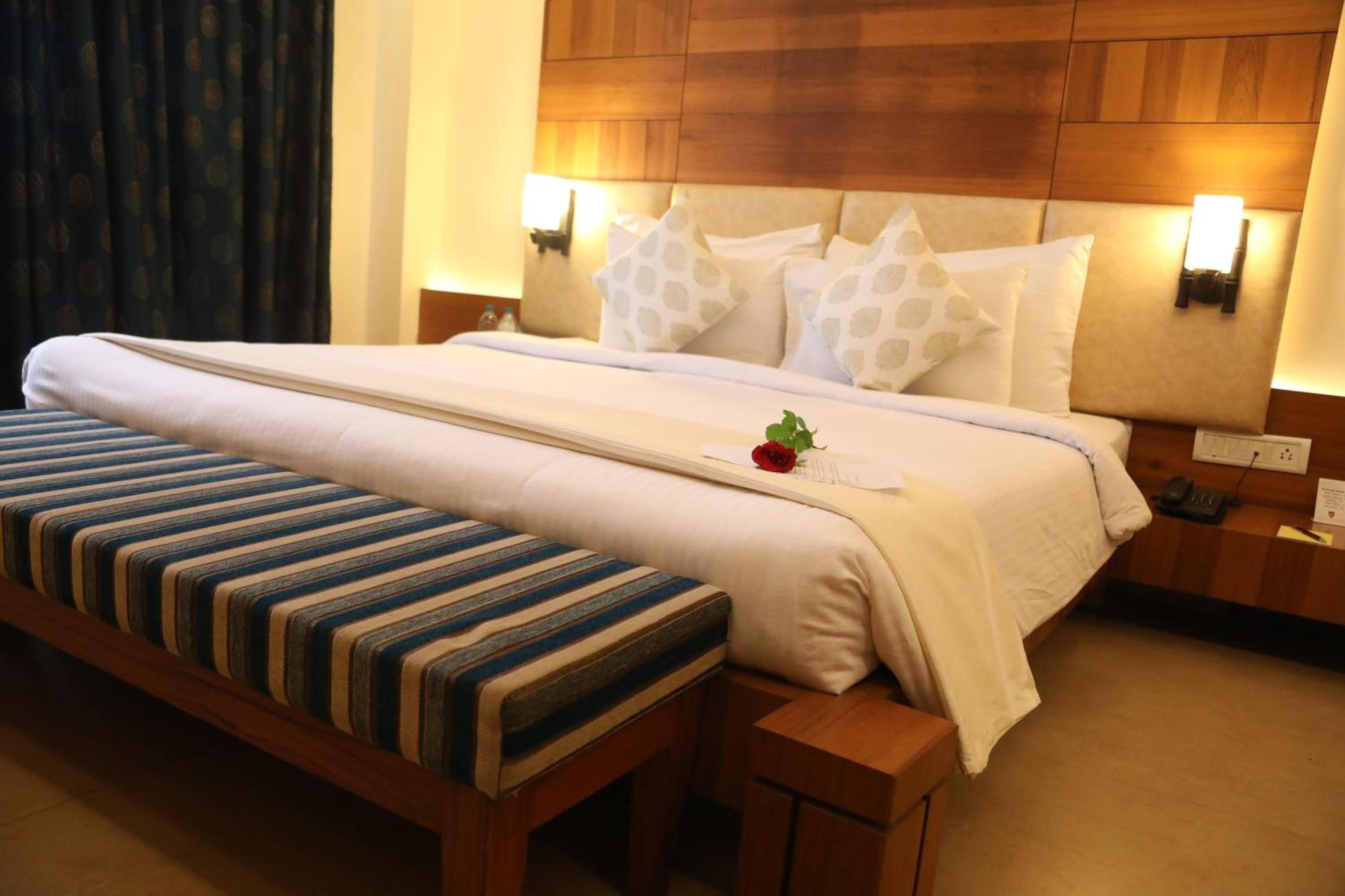 Deluxe King Room photo 1