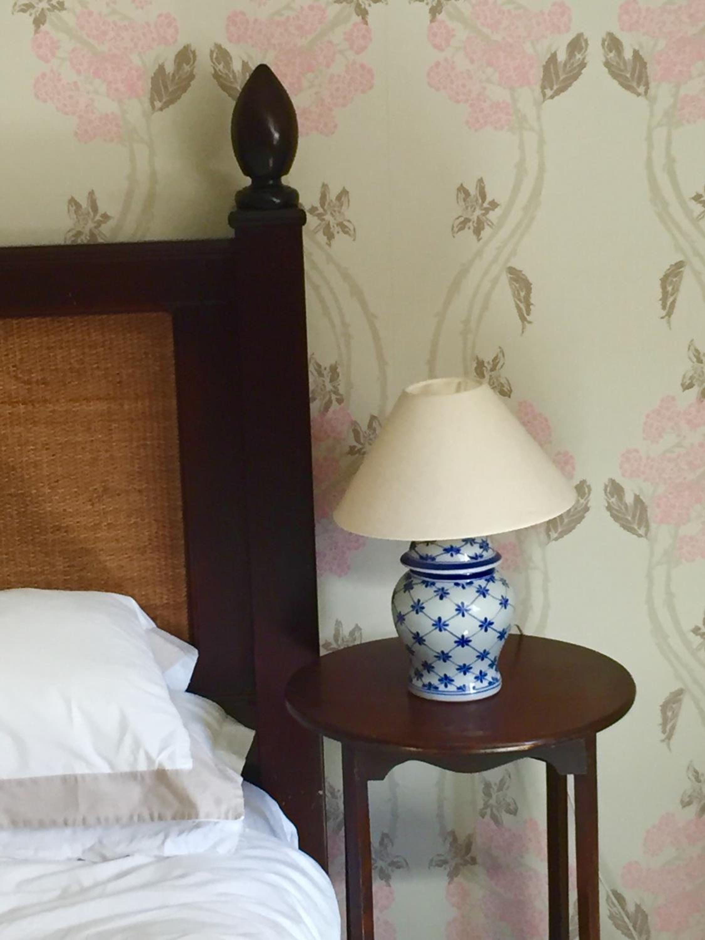 Deluxe King Suite - Photo 7