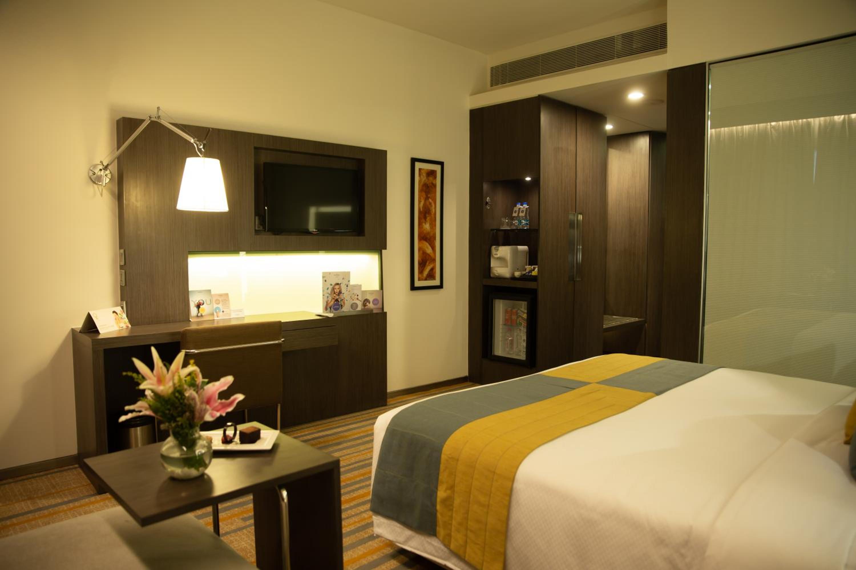 Superior King Room - Happy Hours (BUY 1 GET 1) all beverages at Cafe Joy (12 pm to 6pm), 20% discount on F & B, 20% discount on Laundry thumbnail 6