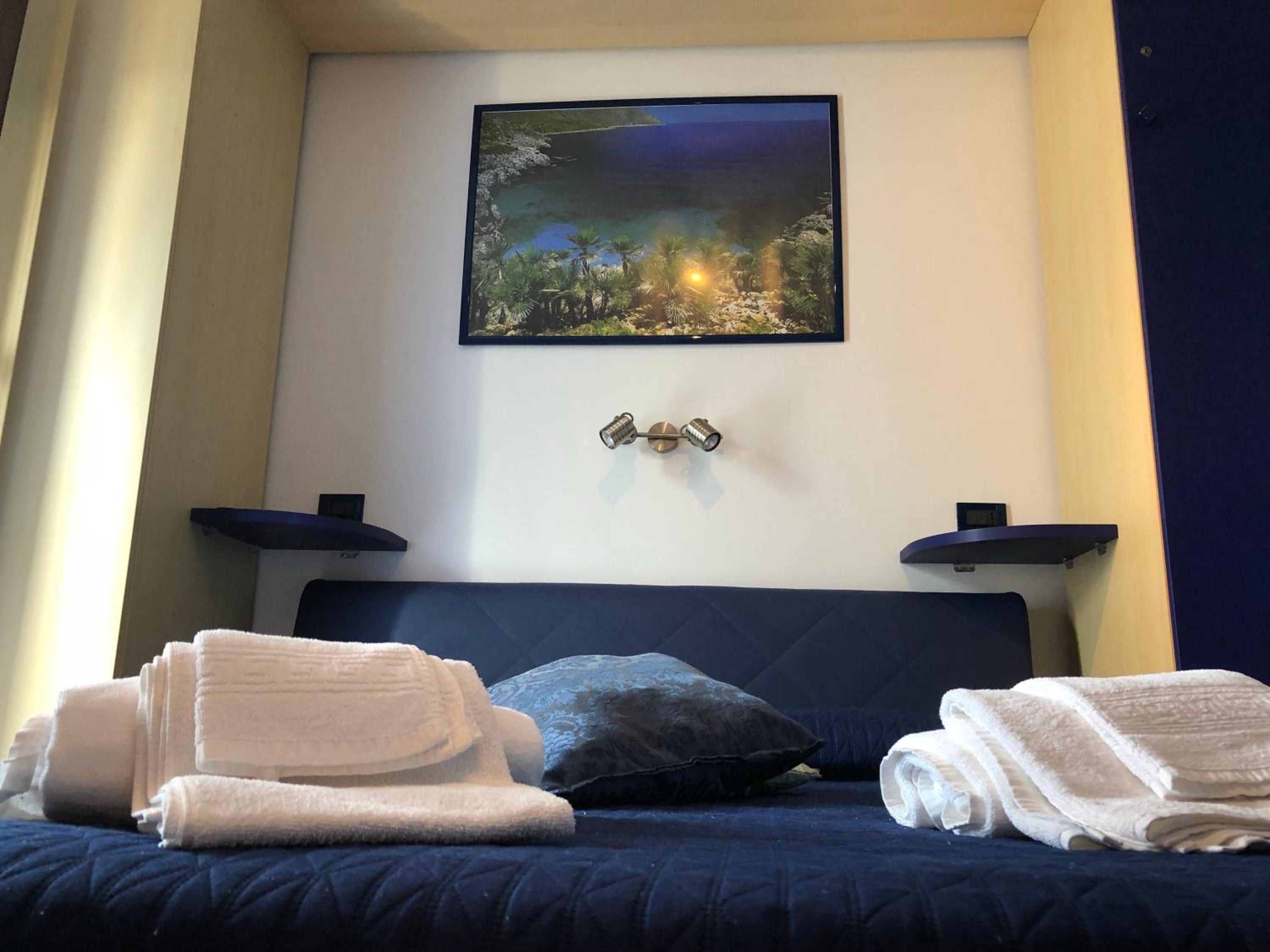 Double Room - Photo 6