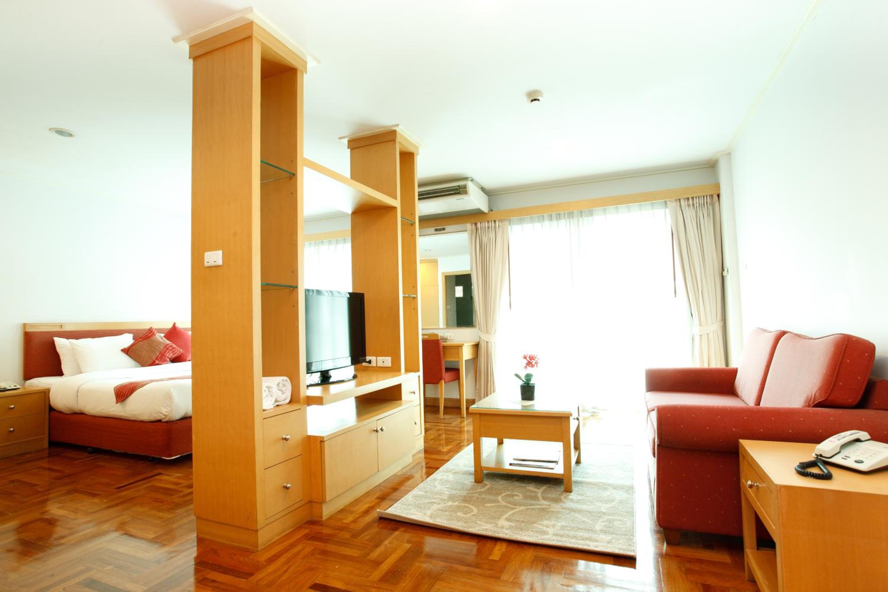 Executive Studio photo 3