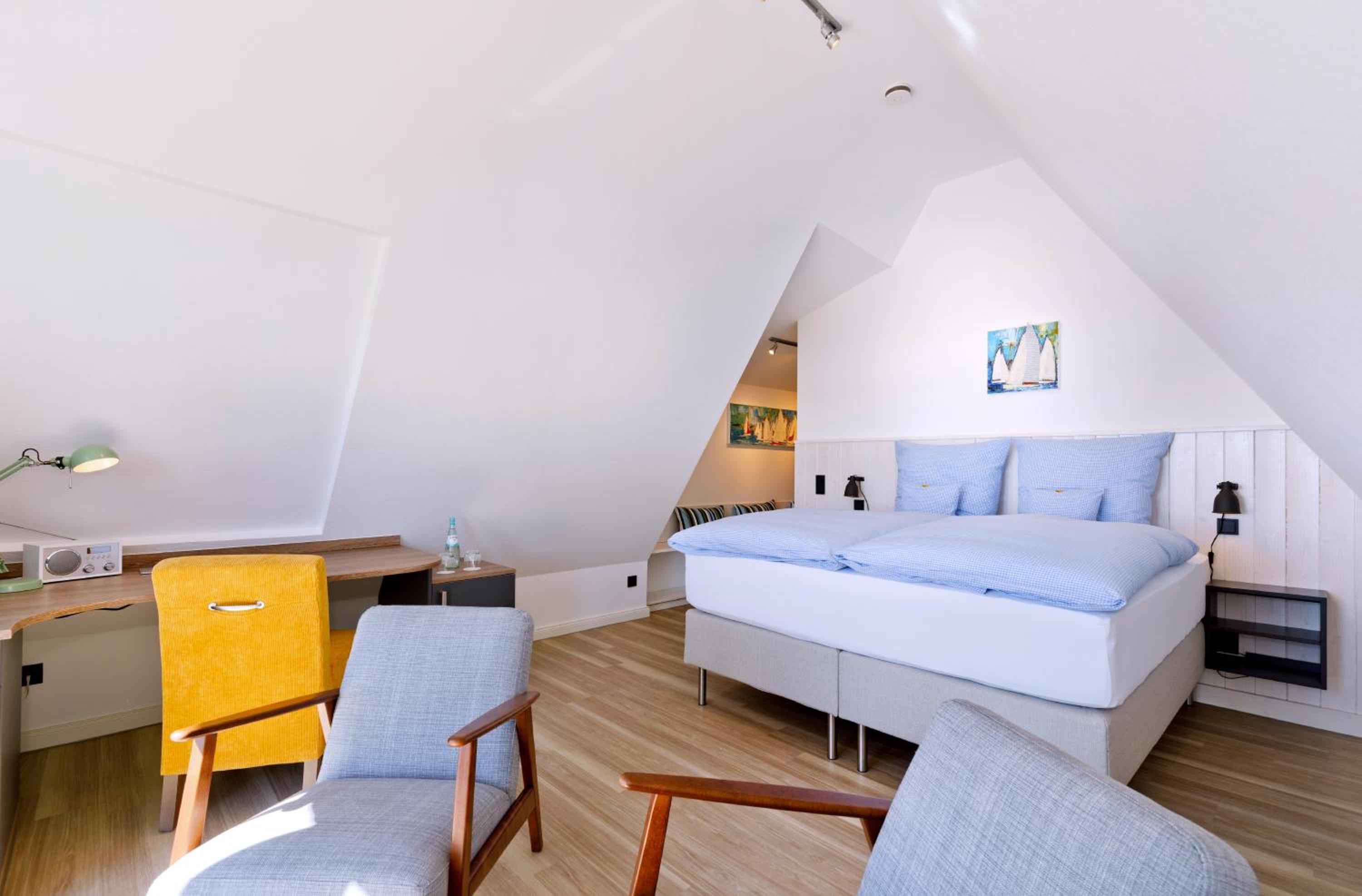 Large Double Room photo 3