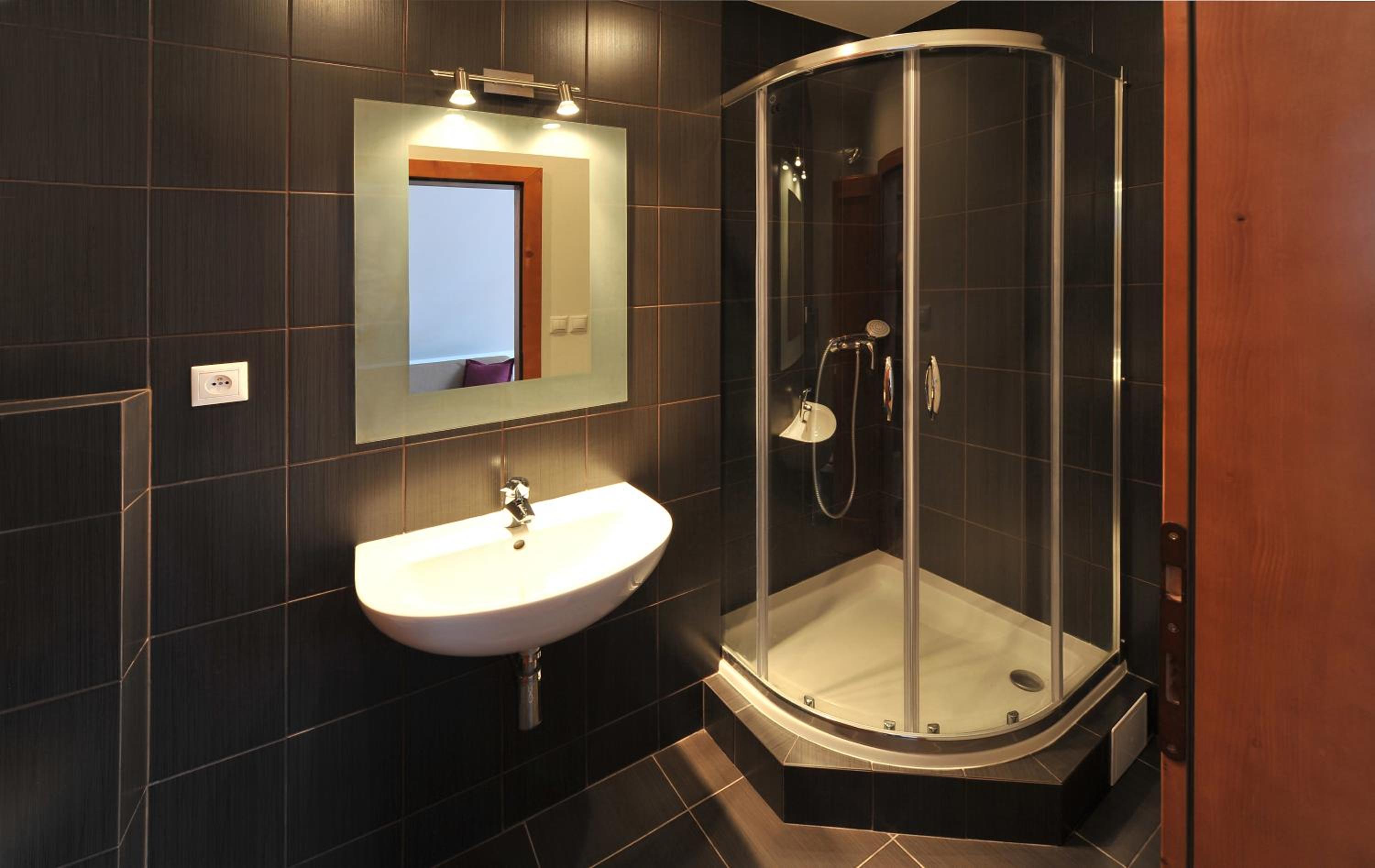 One-Bedroom Apartment (3-5 Adults)