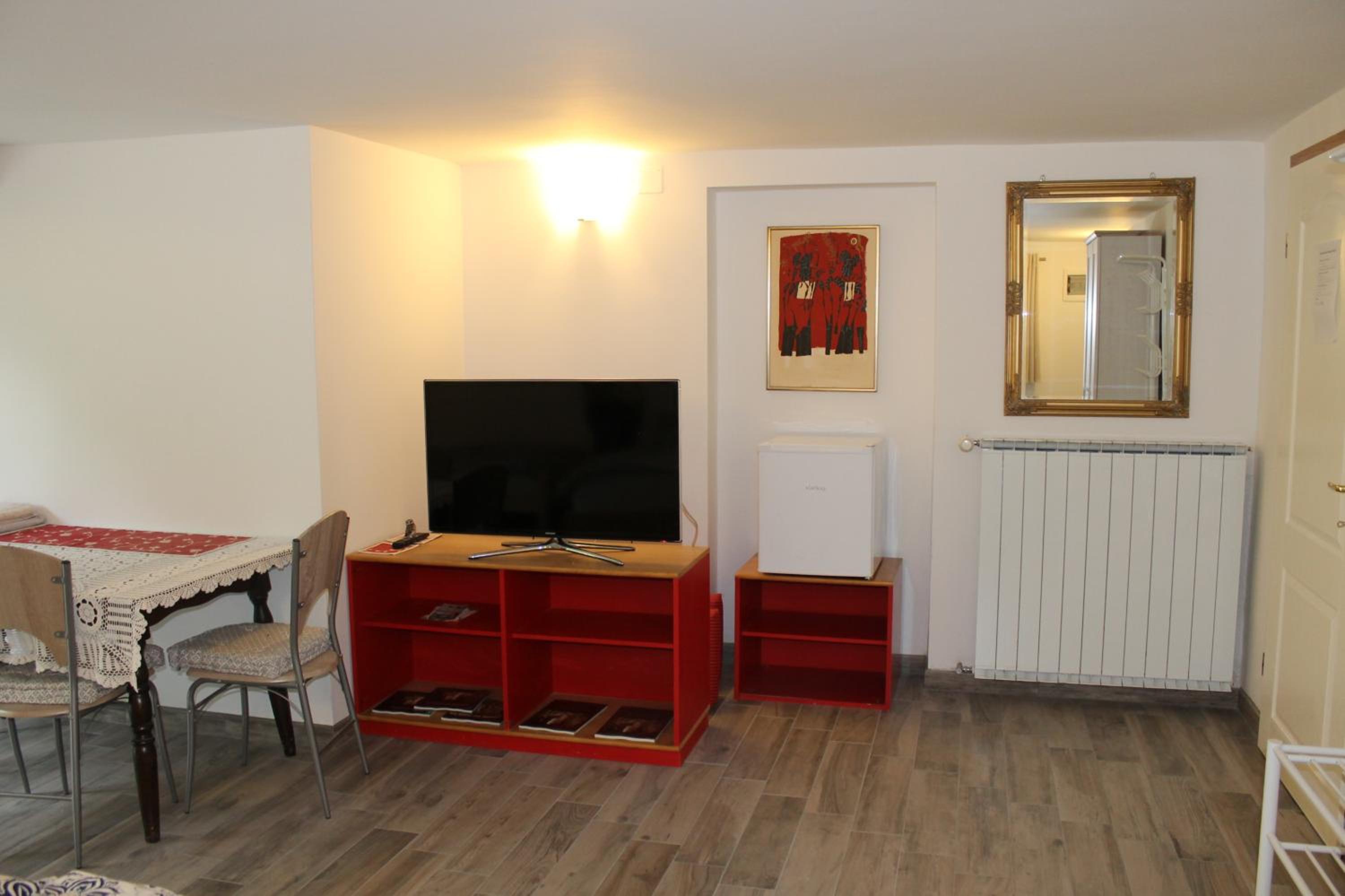 Quadruple Room (4 Adults) - Photo 11