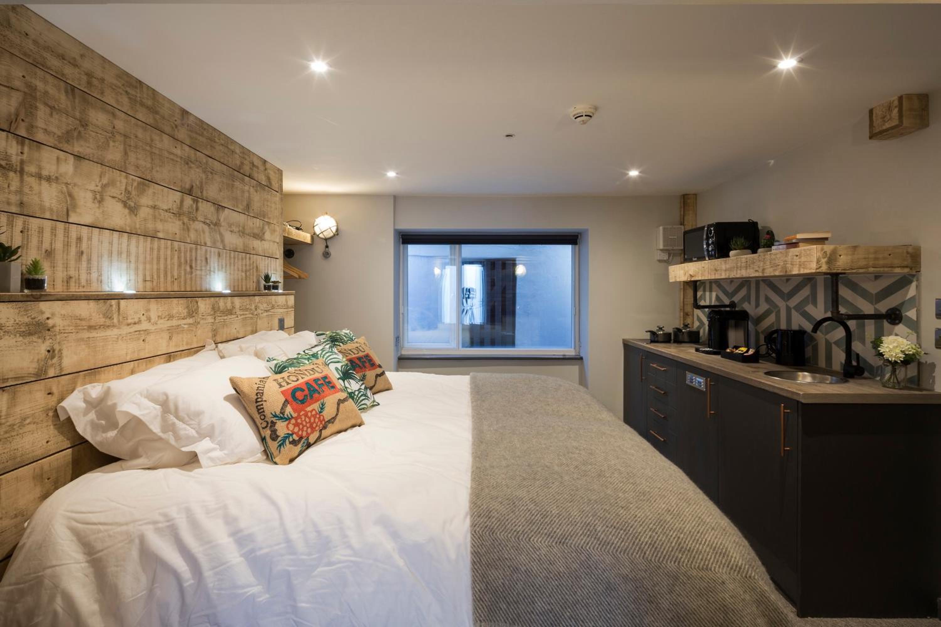 Suite with Courtyard - Photo 4