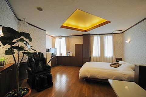 Standard Queen Room - Photo 2