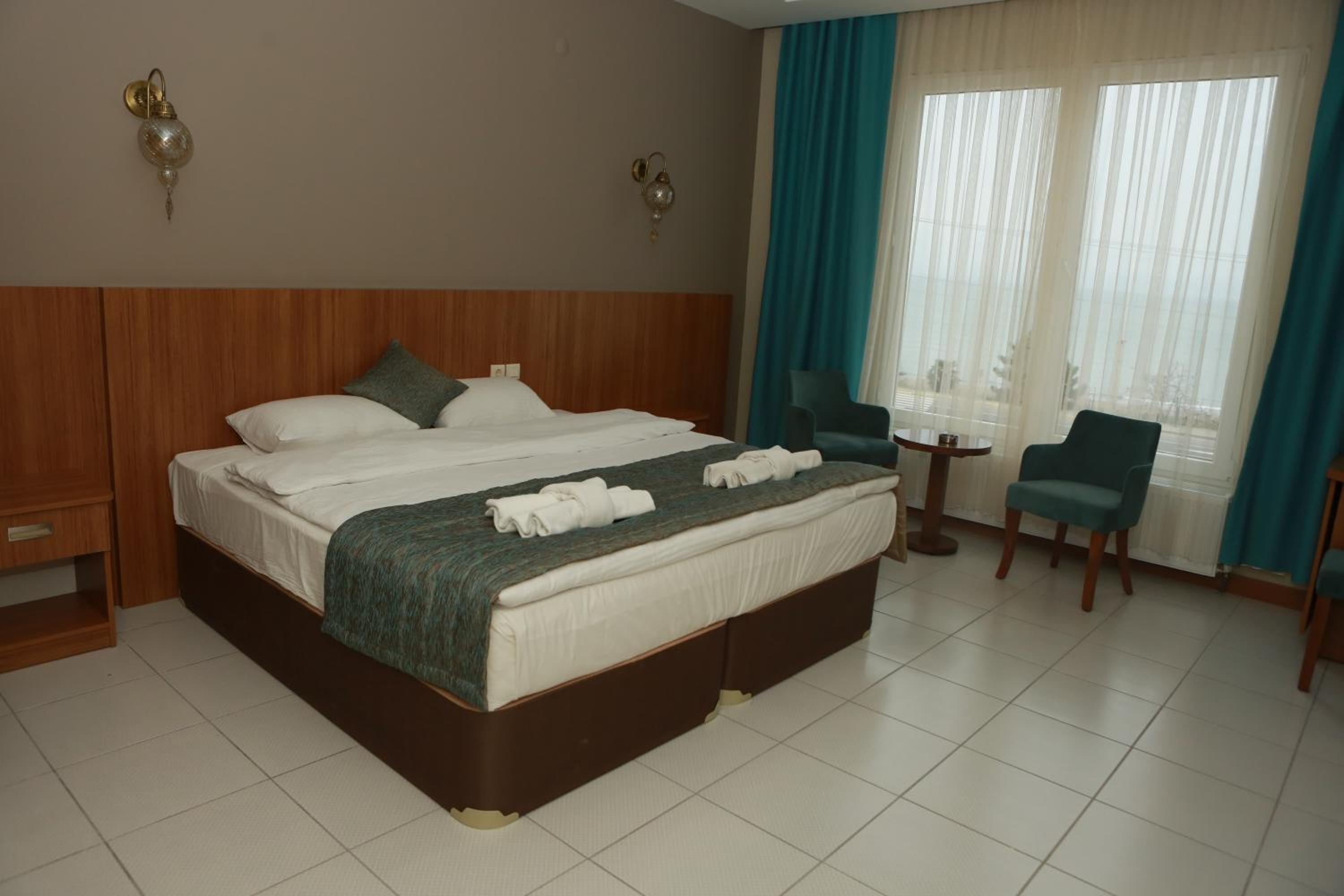 Double or Twin Room photo 3