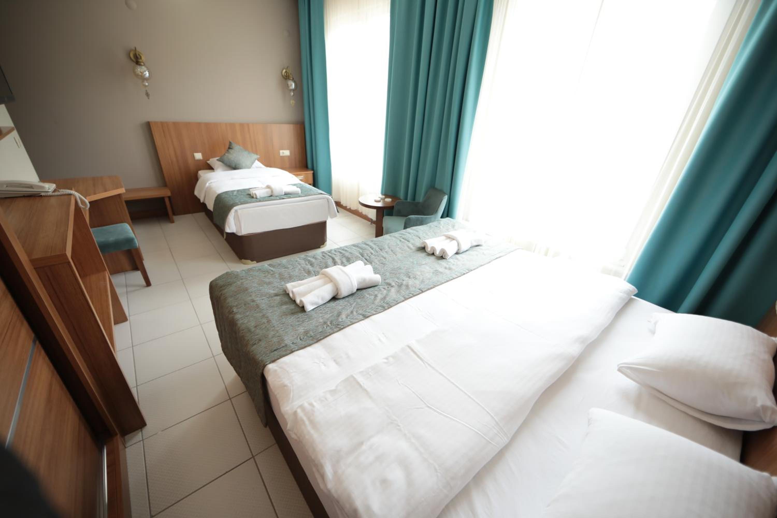 Standard Triple Room photo 2
