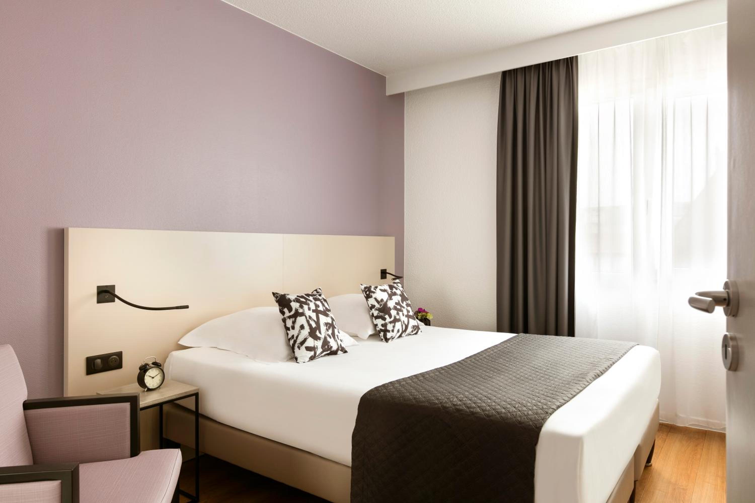 Standard Apartment thumbnail 6