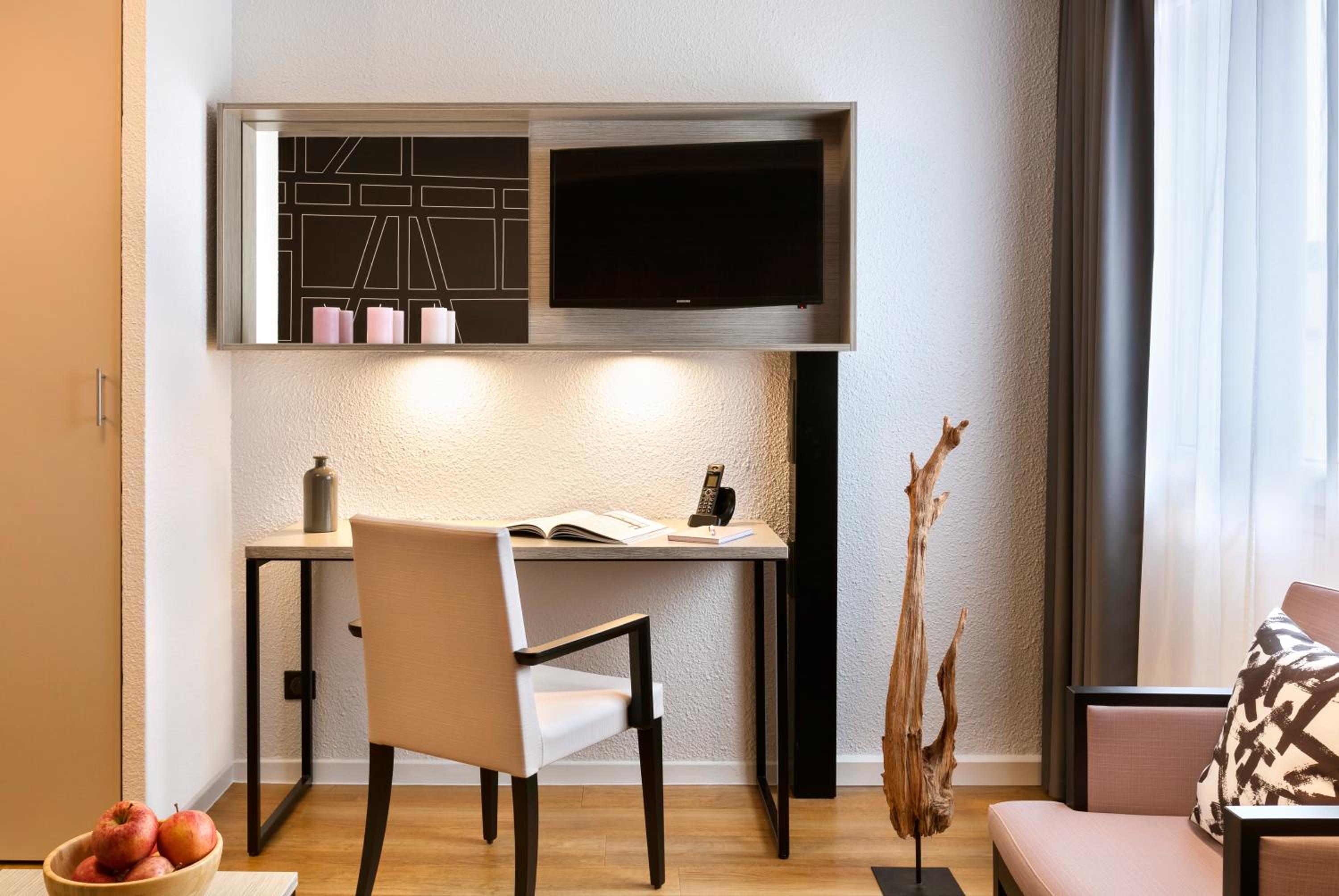 Standard Apartment thumbnail 6