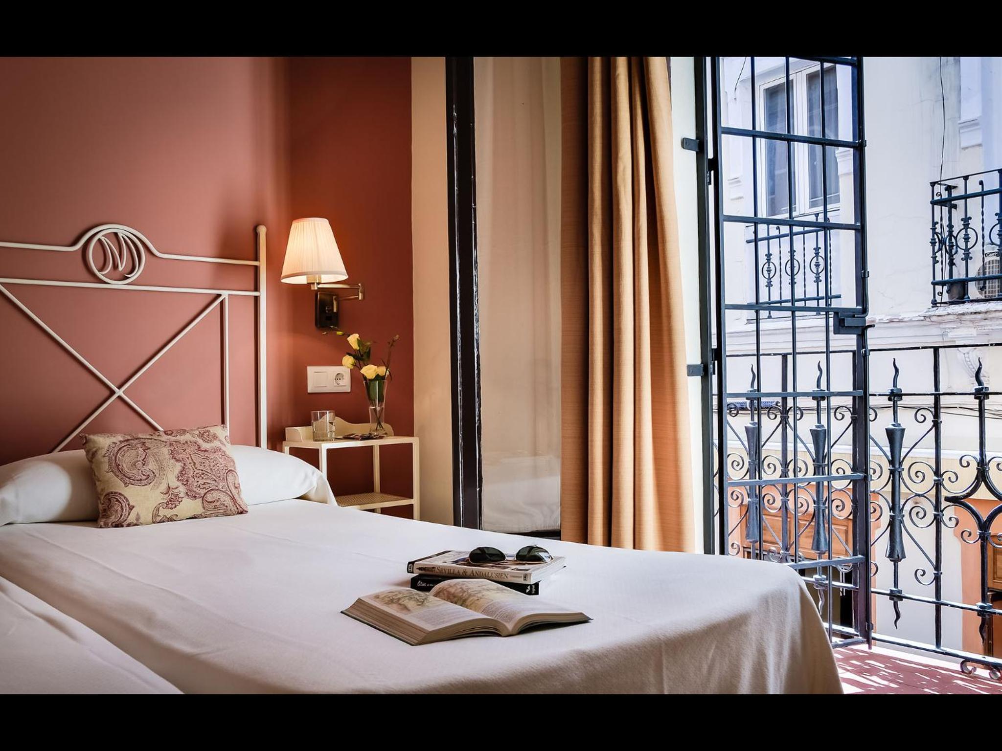 Twin Room - Photo 2