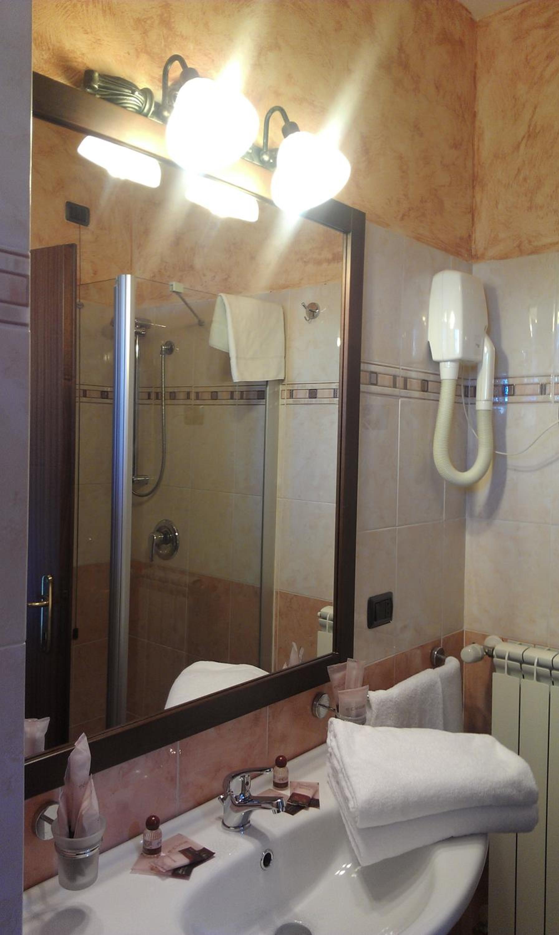 Superior Triple Room - Photo 8