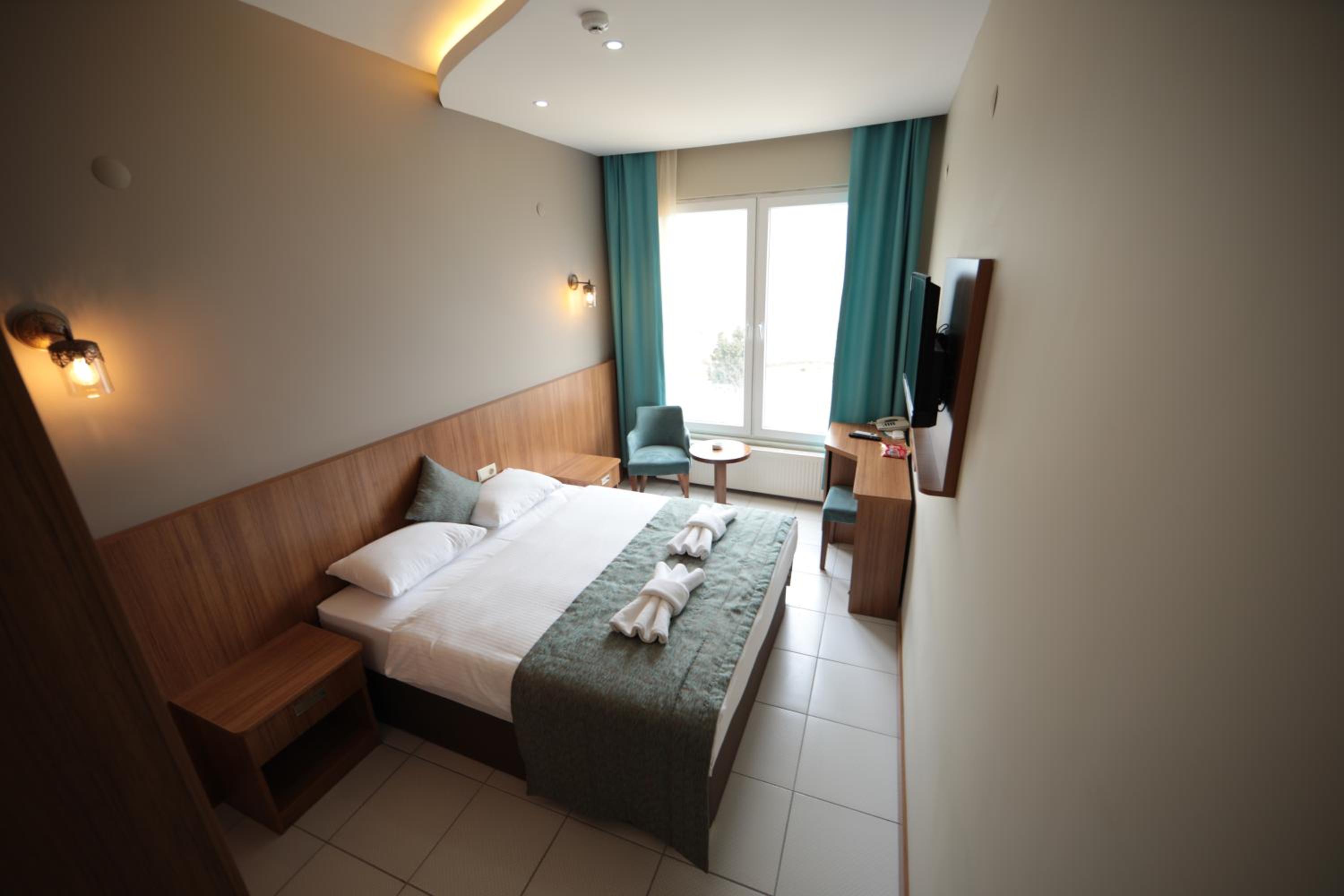 Budget Double Room photo 3