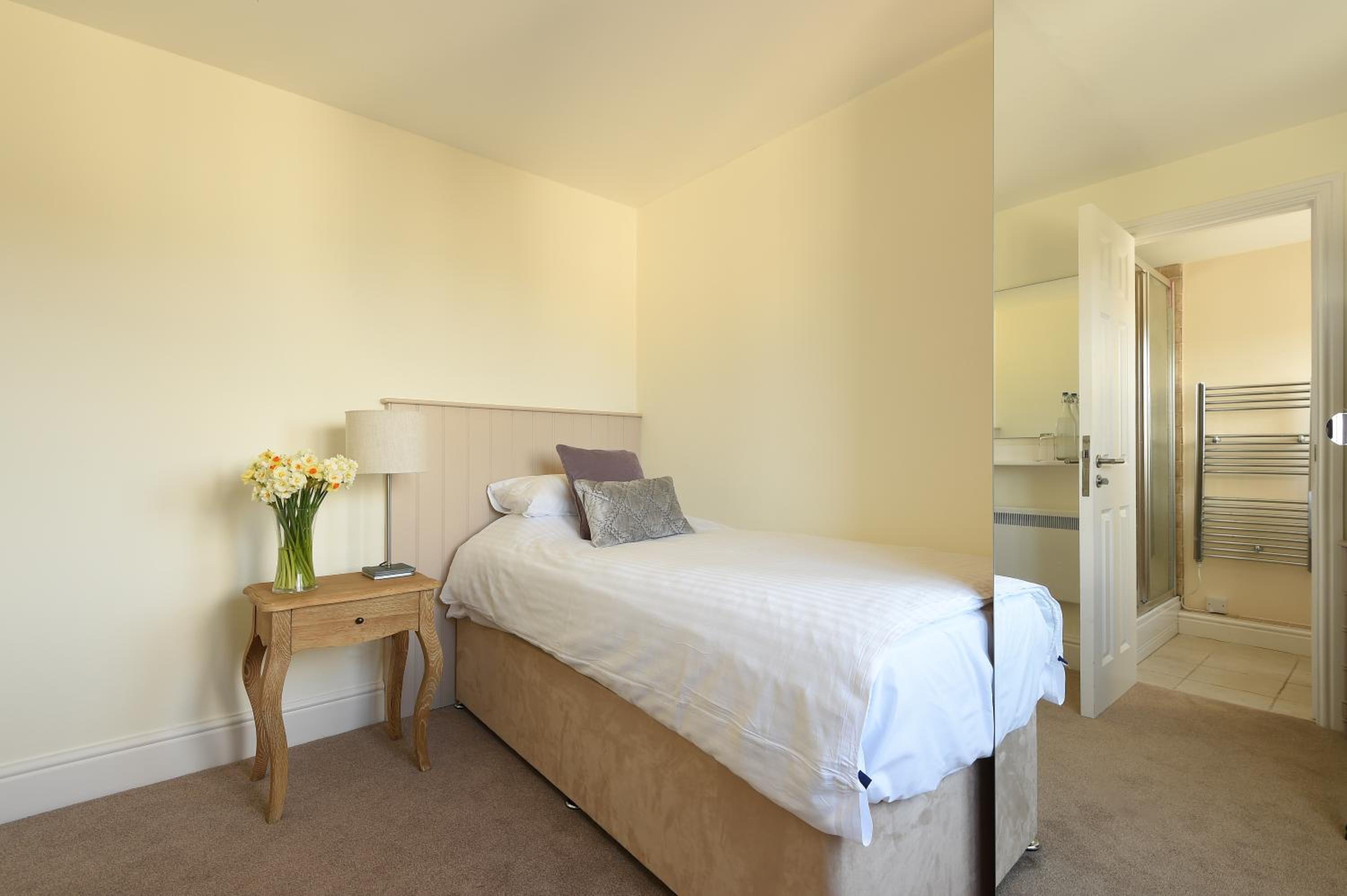 Single Room photo 3