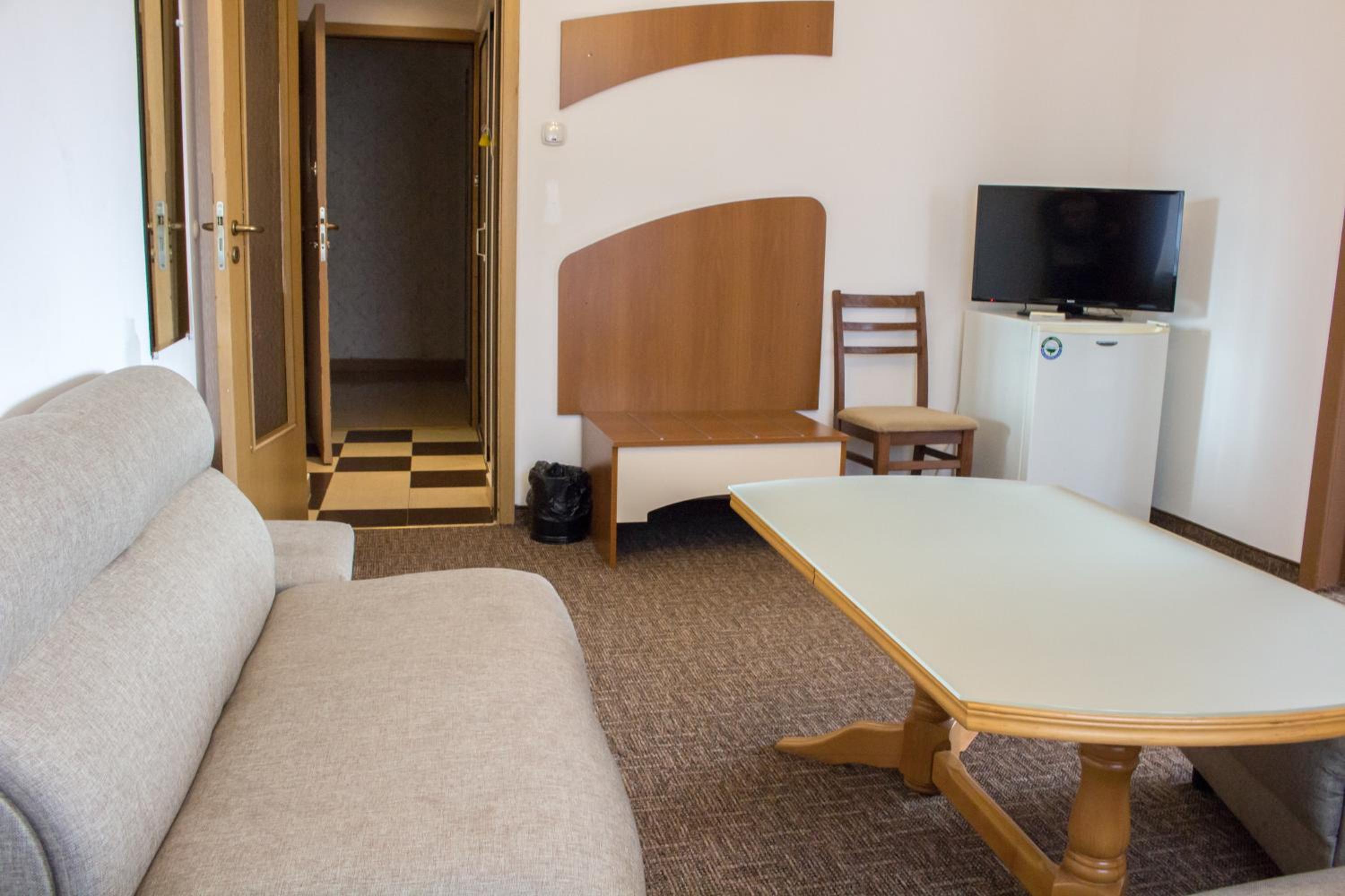Suite with Bedroom - Photo 12
